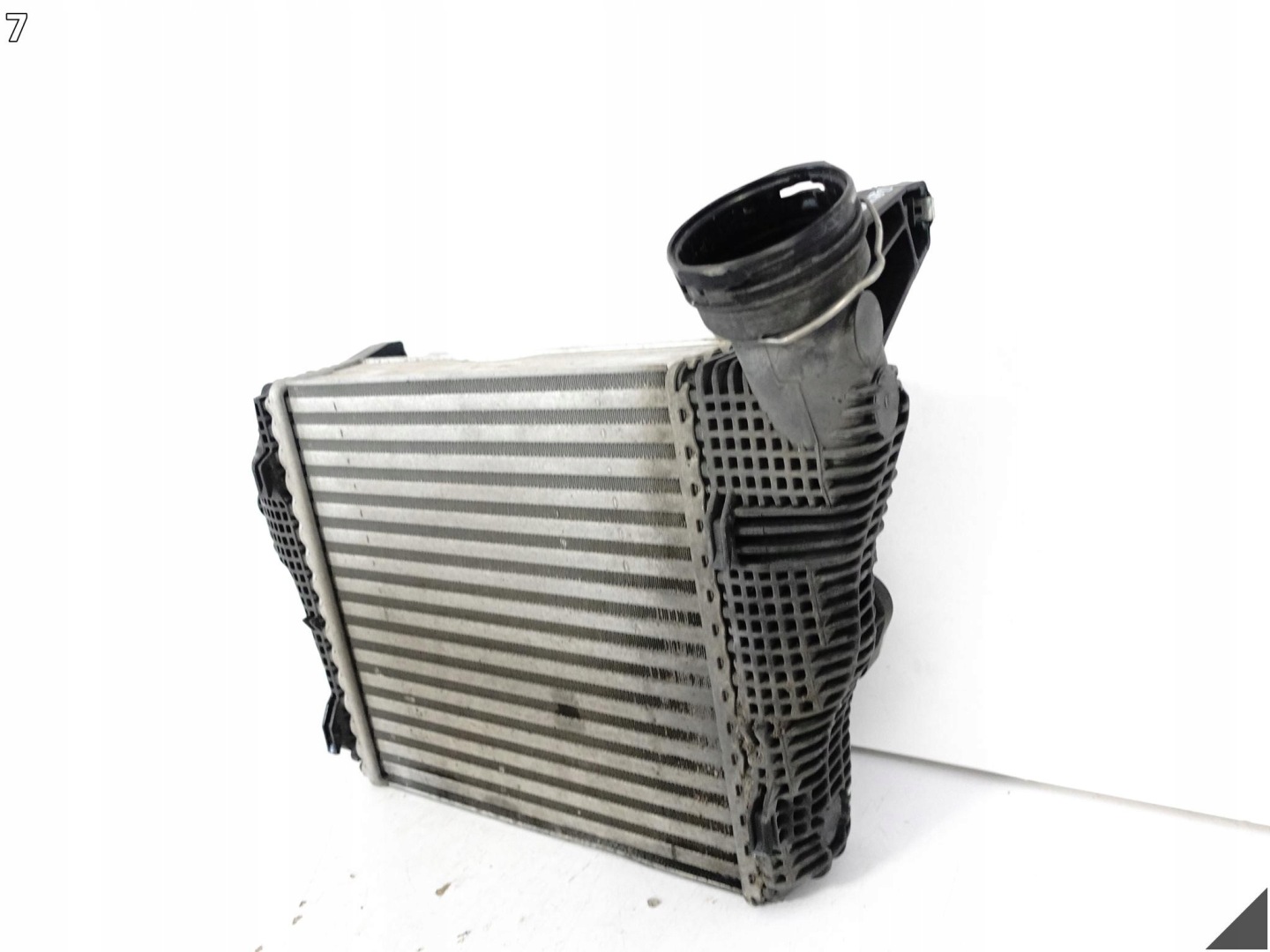 PORSCHE MACAN 95B GTS TURBO 14-18 intercooler radiator air left