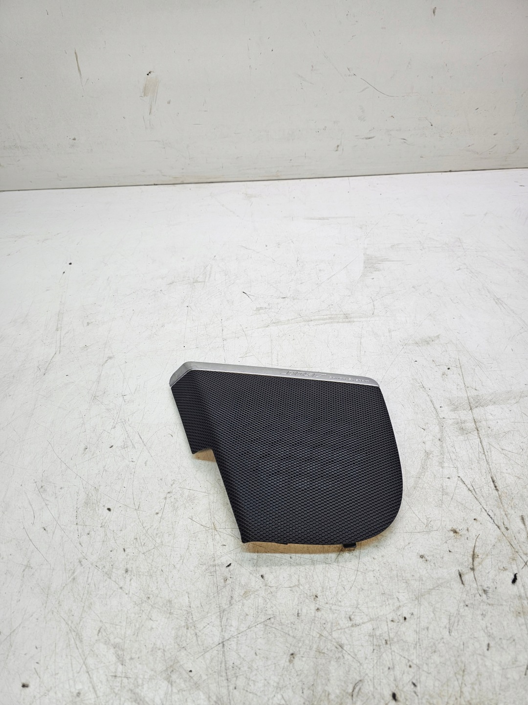 krycí repráku levý předek AUDI A3 8P 8P3035419A BOSE