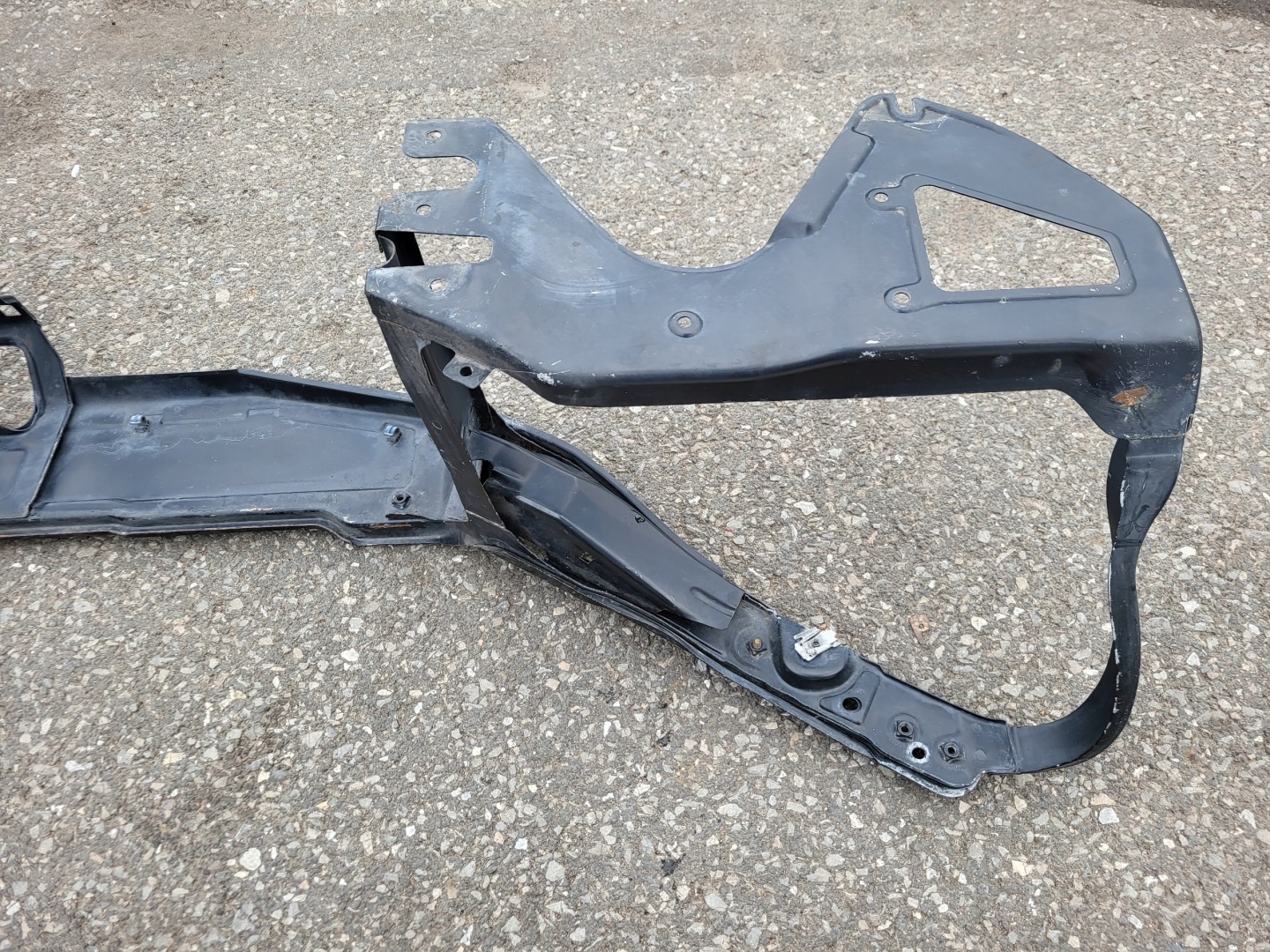 support panel for radiators upper pillar iron OKULAR MERCEDES S W220 OE
