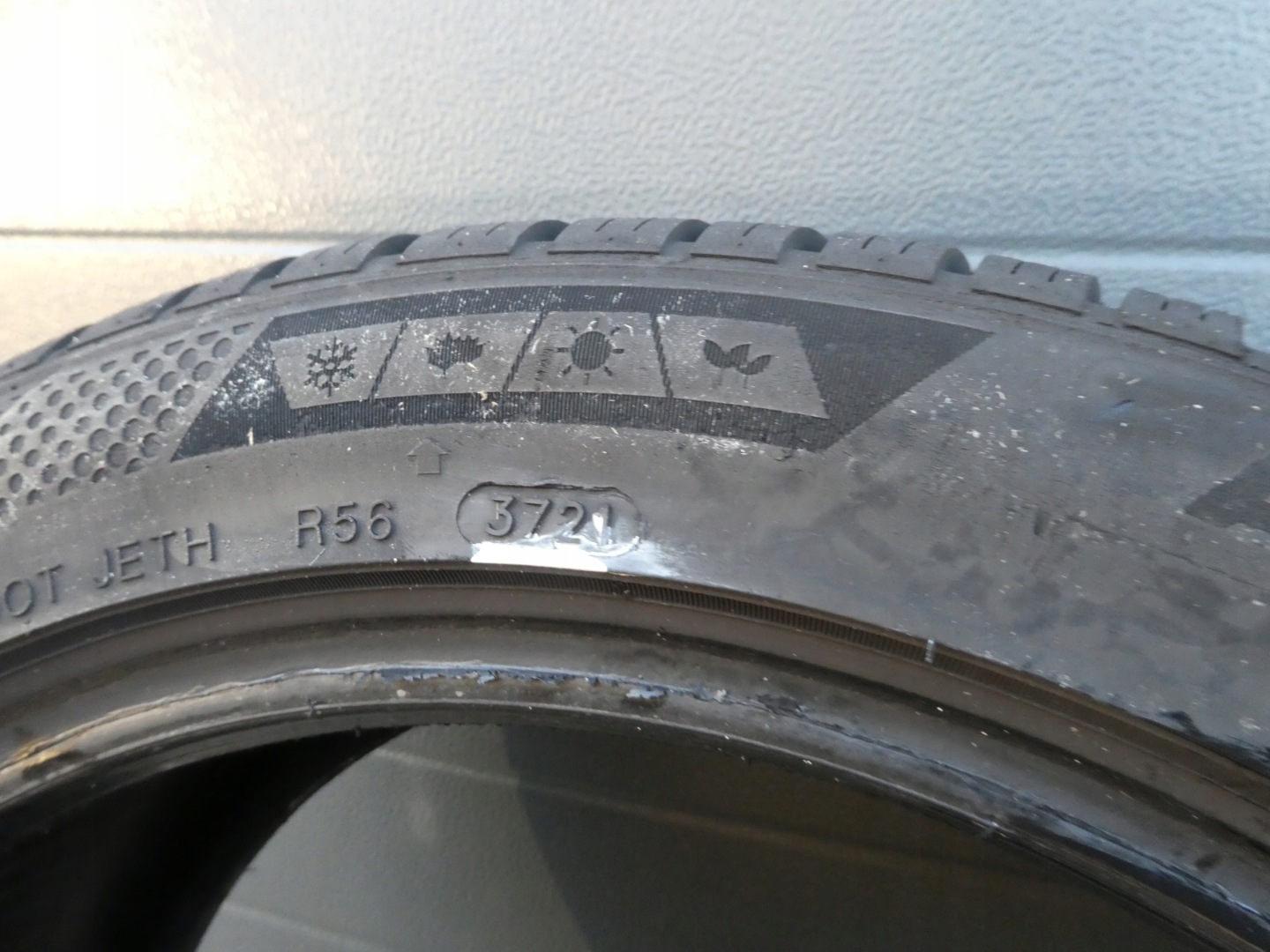 2X tyres Imperial 225/45/17 2021R