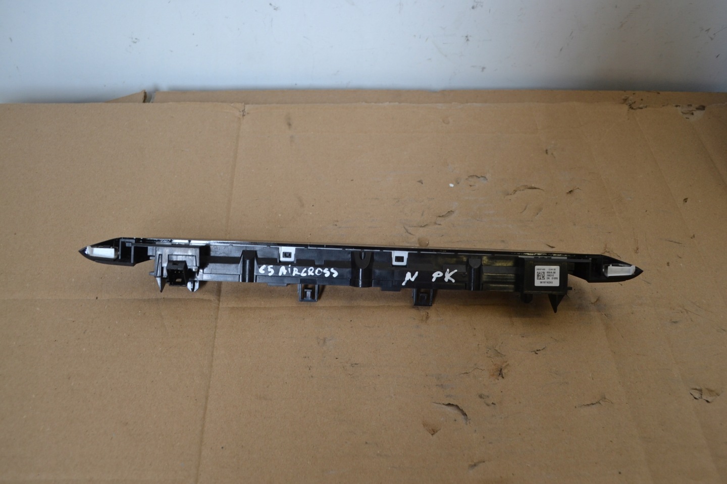 switch panel Citroen C5 Aircross 98197163XU