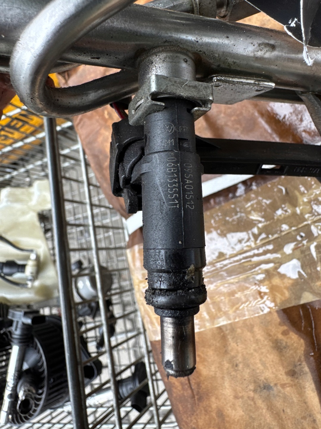 Rampe injection Injecteurs PASSAT B5 2,0 AUDI A4 B6 B7 06B133551T