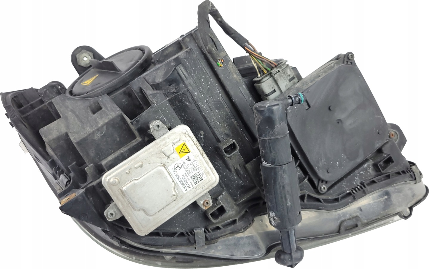 MERCEDES W204 LIFT light front front left SKRETNA KPL EU A2048204339