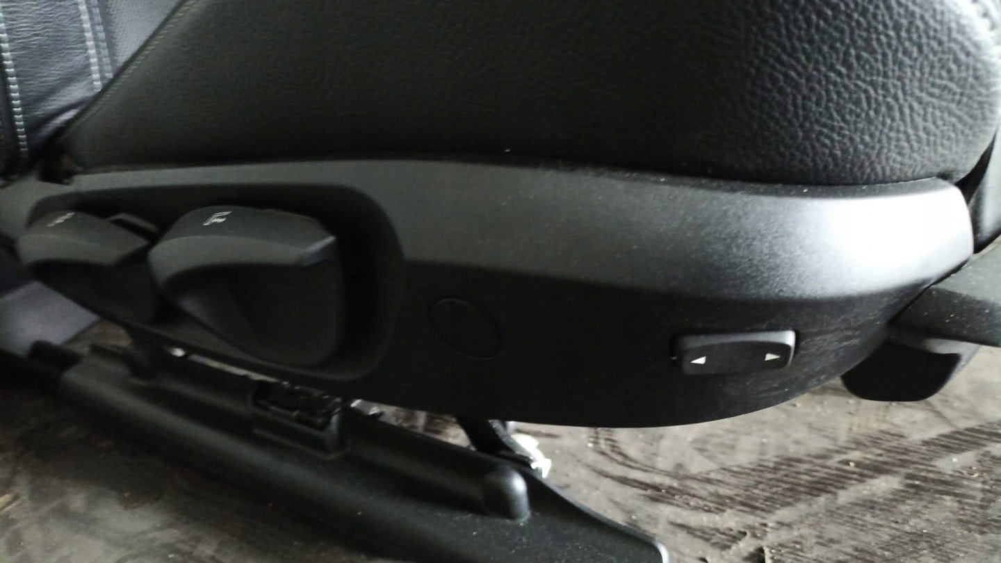 BMW F25 upholstery seats side TUNEL