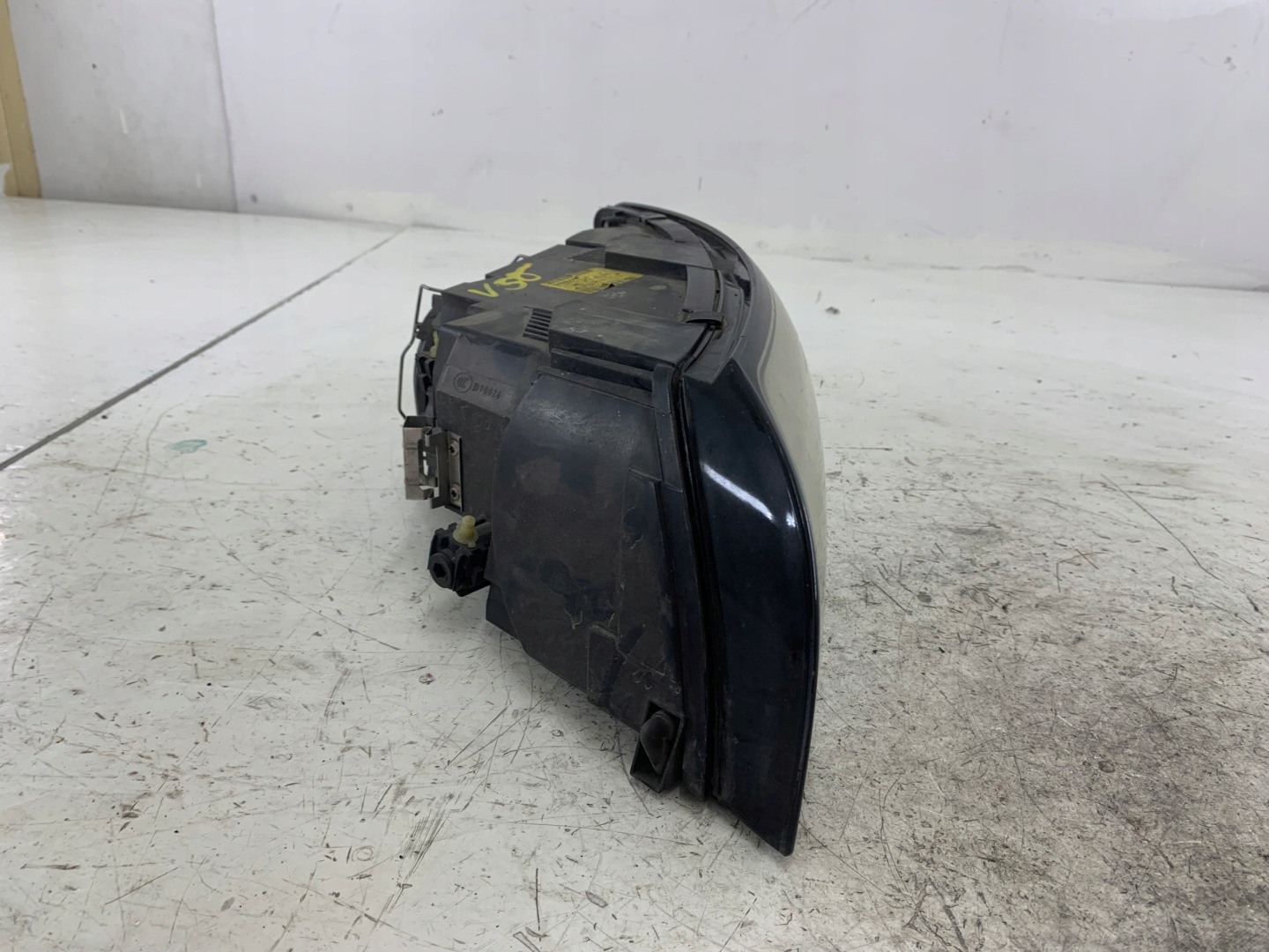 VOLVO V50 II light left front 31335221