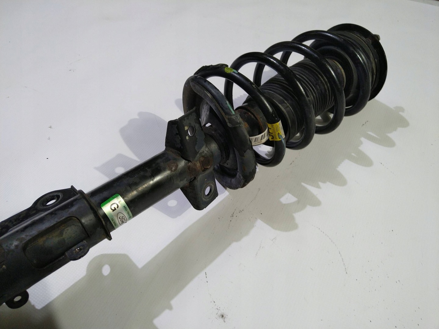shock absorber mcperson right left front Ford Mustang 2005-2010