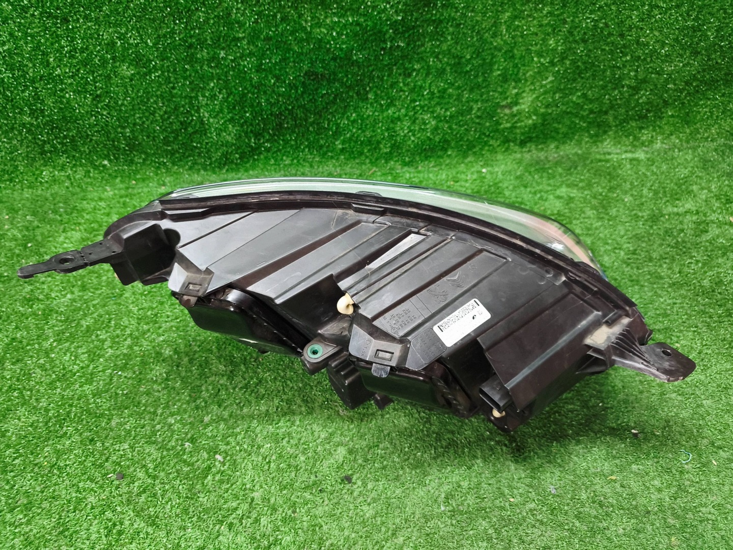 REFLEKTOR left front PEUGEOT EXPERT III TRAVELLER 16- NR.R1652