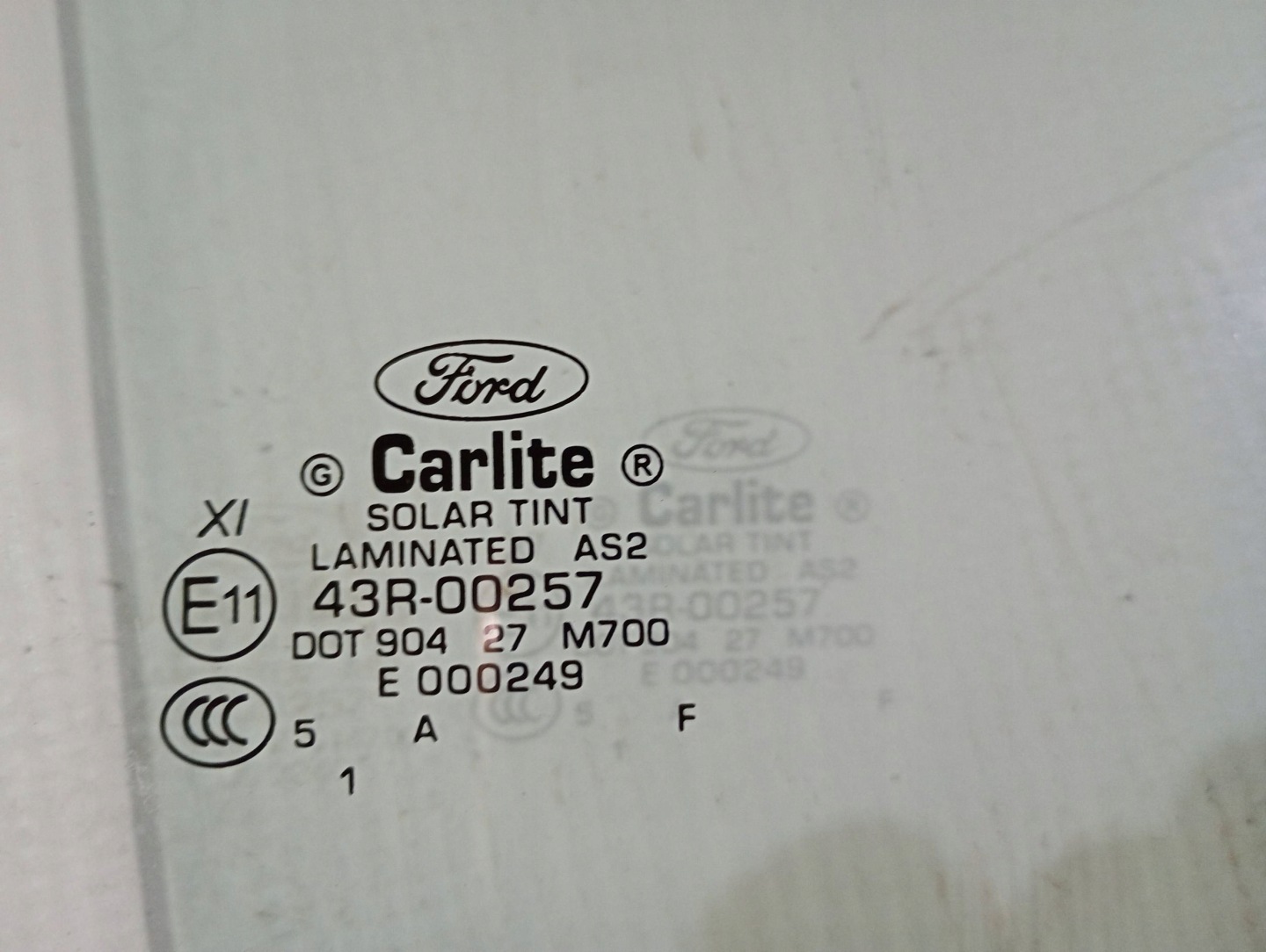 window front front right door of the passenger Ford Explorer V 2011-2019