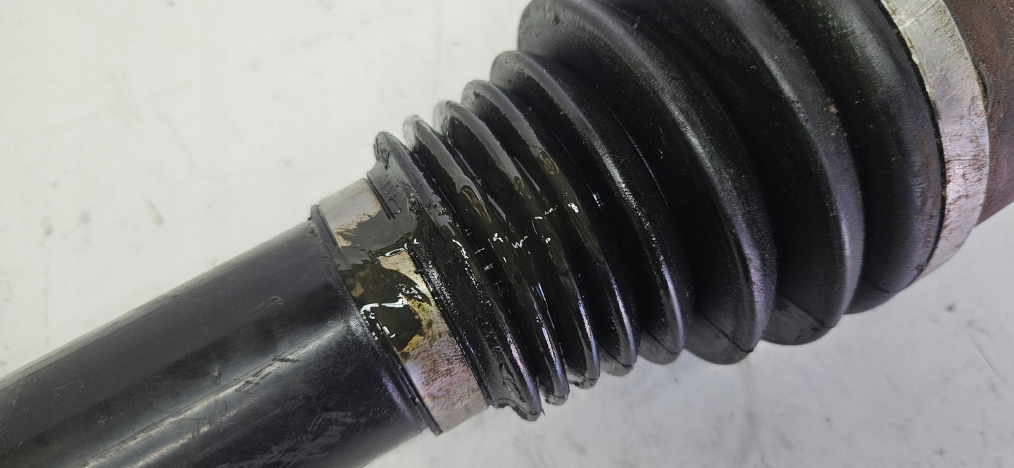 Volvo XC60 1 2.0D semi-axis front front left short. p31325701