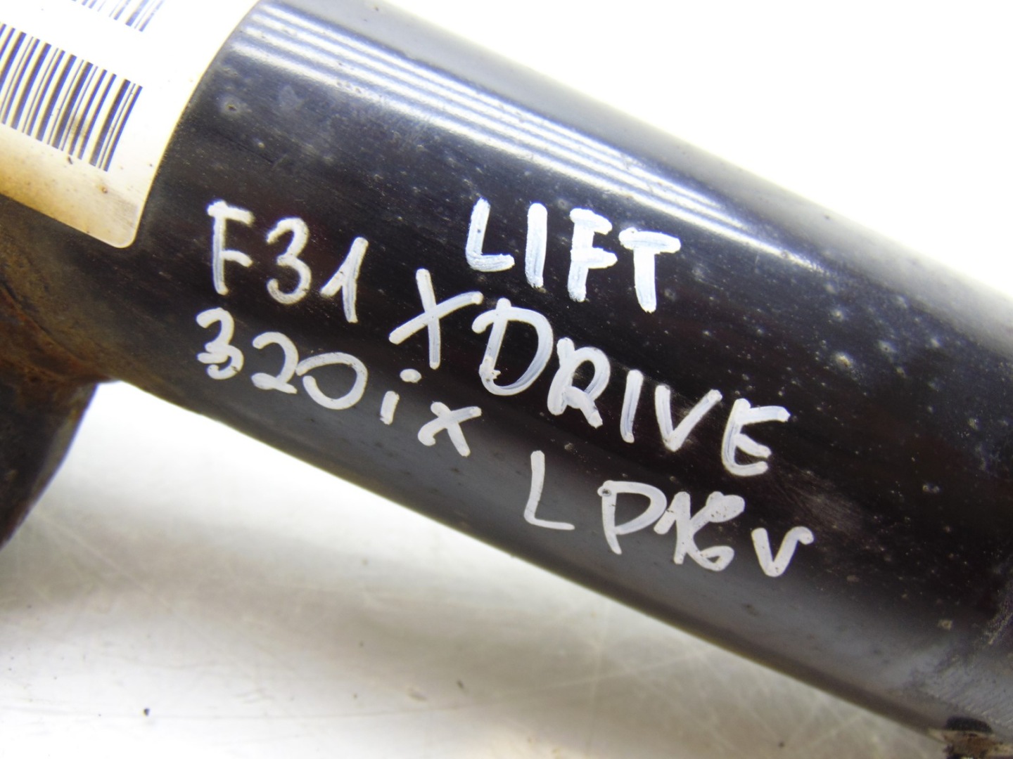 shock absorber left front BMW F30 F31 2.0i 6873827
