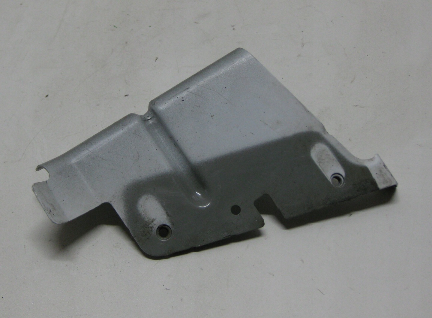 RENAULT MASTER III LIFT staffa parafango destra anteriore 641C20003R