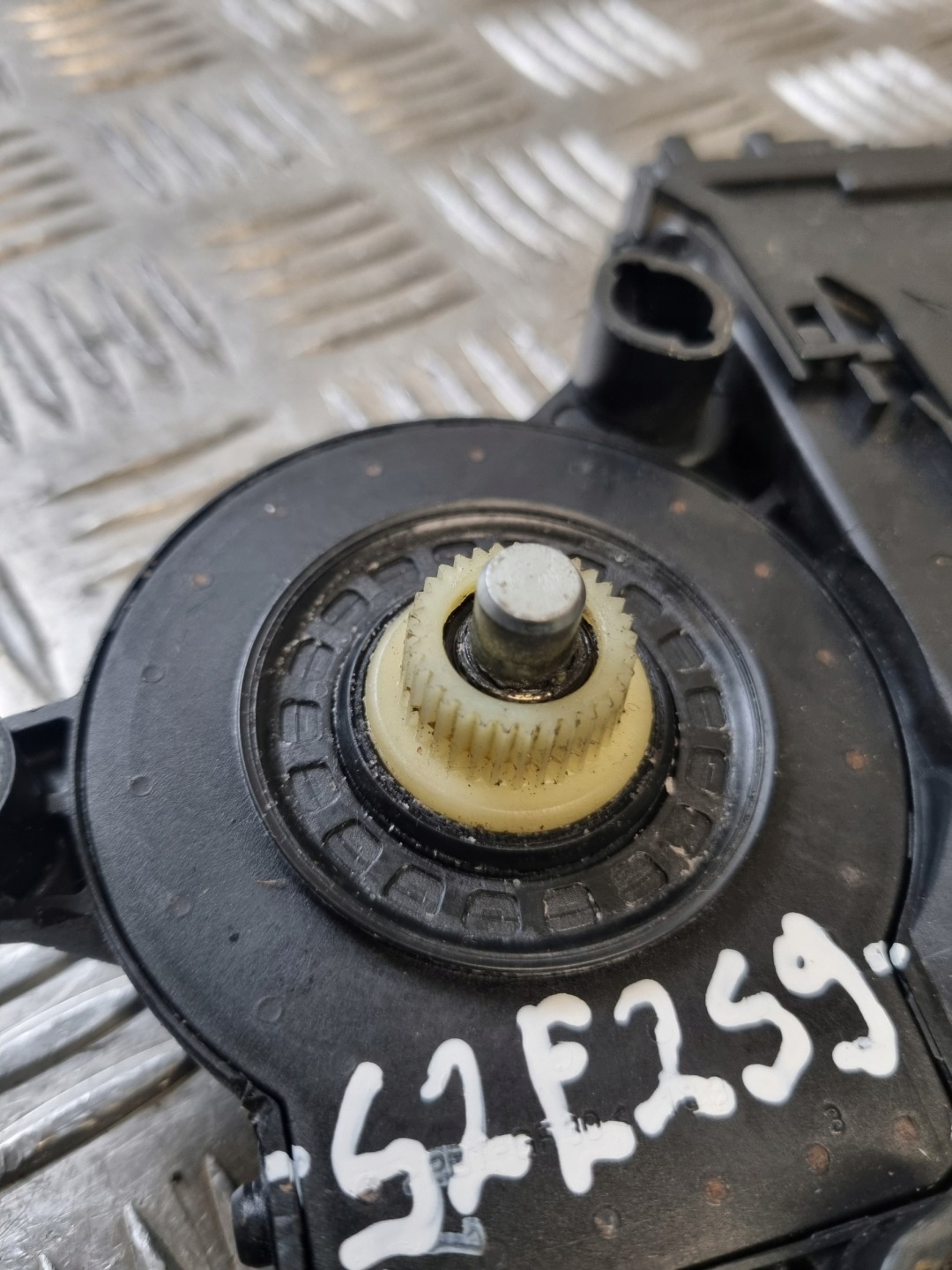 motor fenster rechts vorne AUDI A4 B6 CABRIO