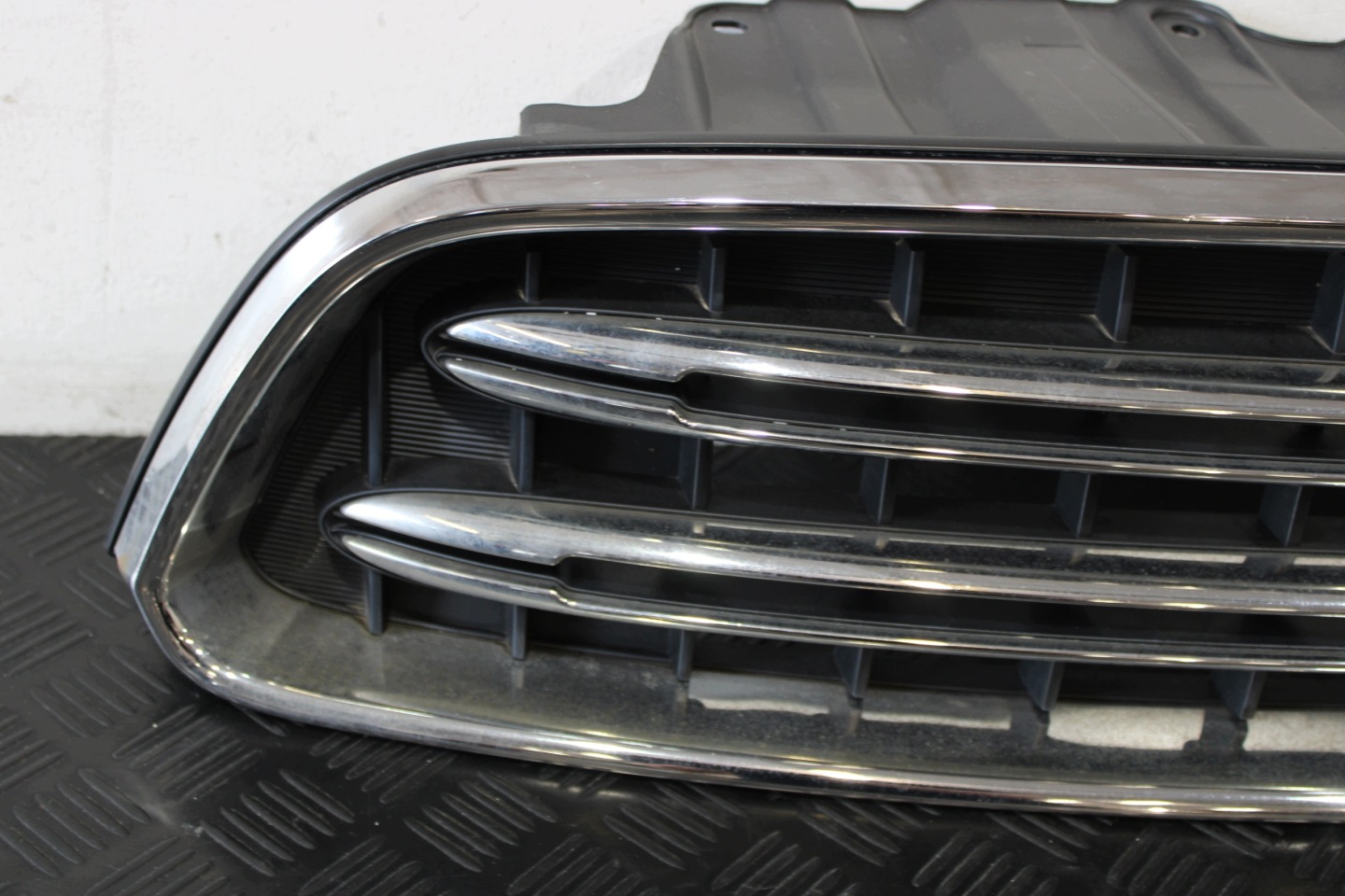 Grille 9812756 MINI COUNTRYMAN R60 2.0D