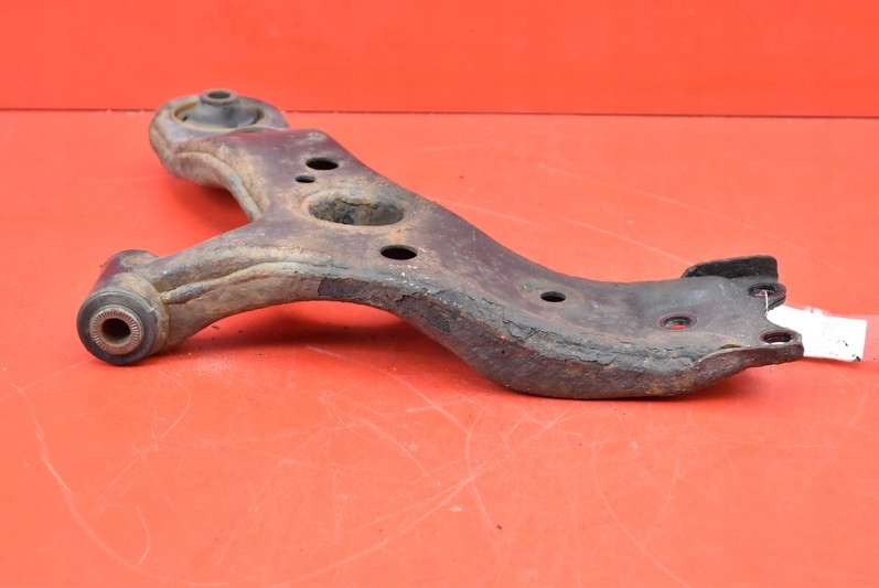 arm right front TOYOTA VERSO 2.0 D-4D 128 KM 09-13