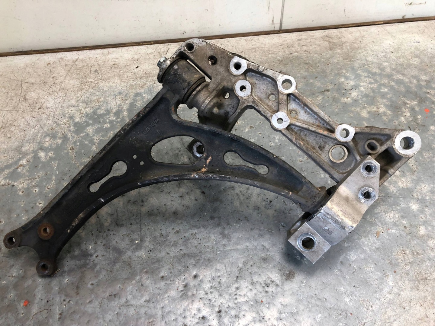 arm left front VW SKODA AUDI 1K0407153G 1K0199296F