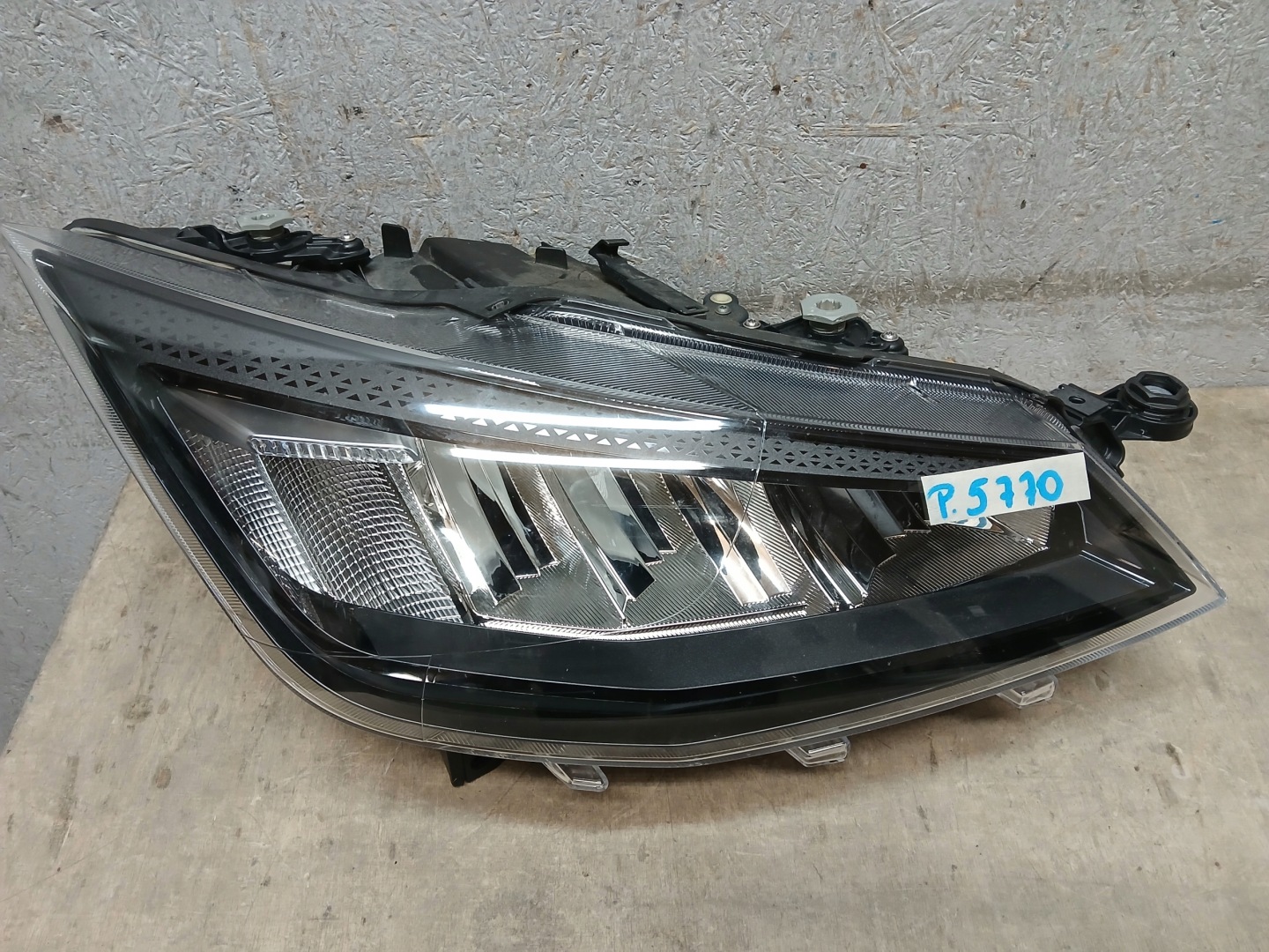 light lights front right left SEAT IBIZA 6F LIFT FULL LED 6F1941006C