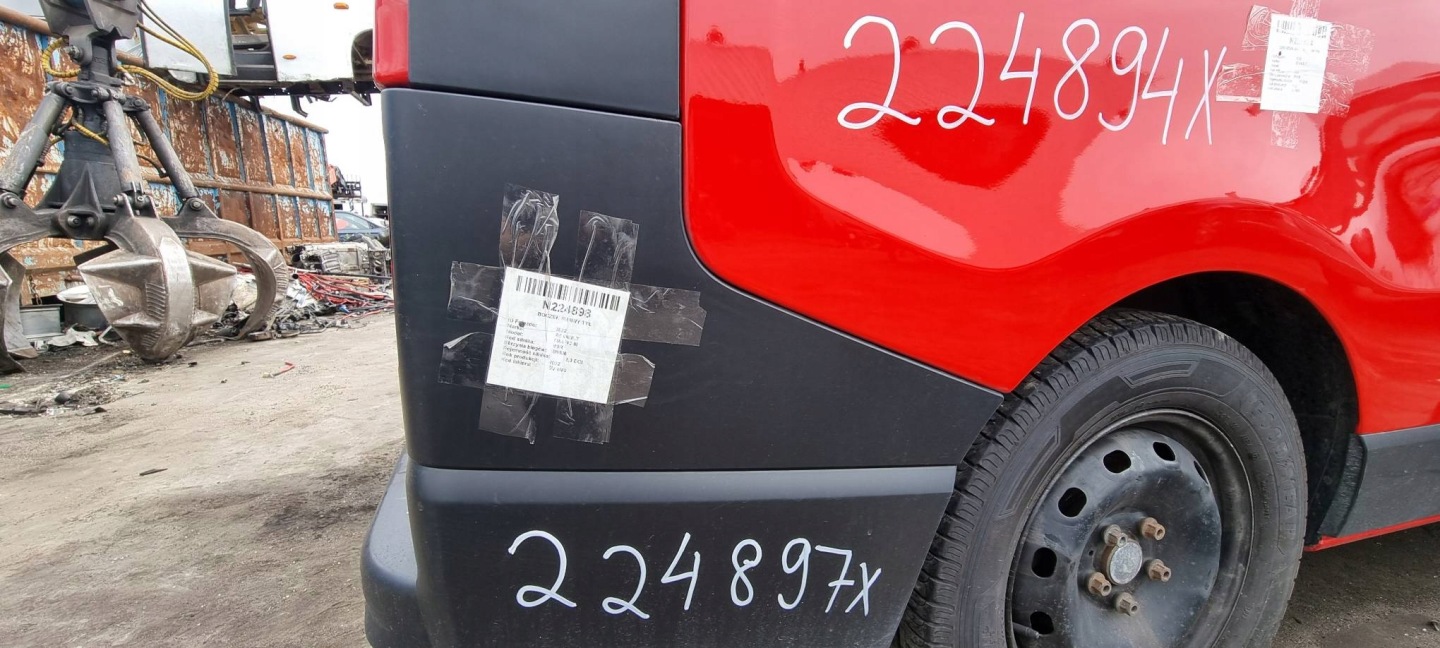 Seite rechts heck RENAULT TRAFIC III