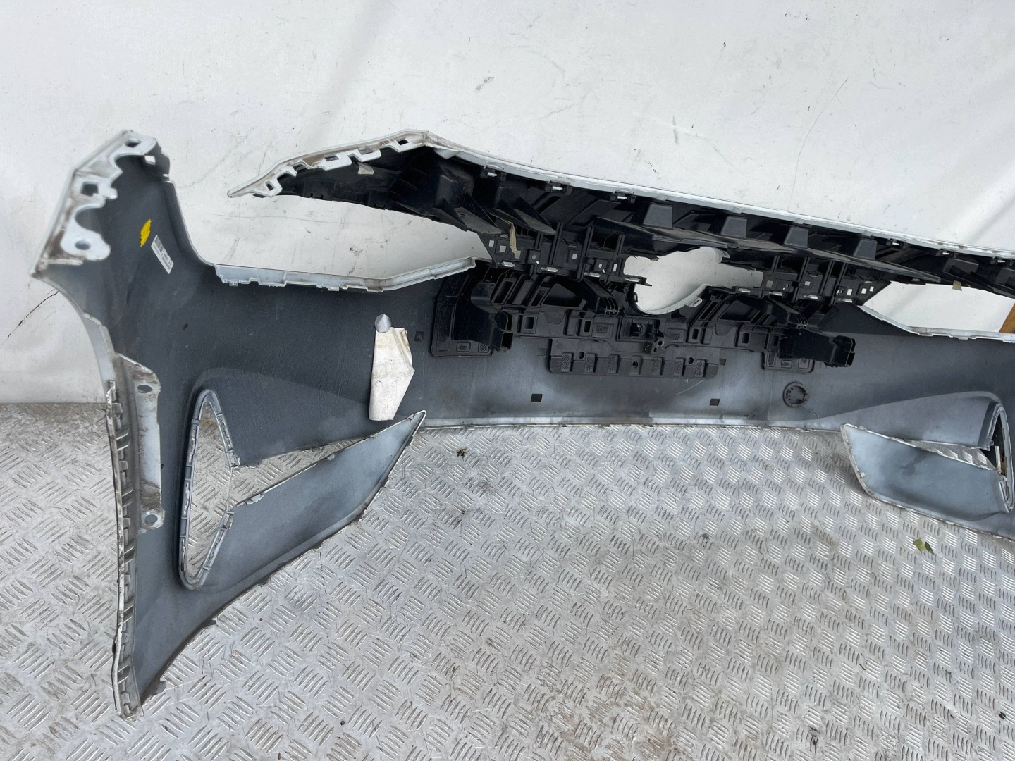 front bumper front VOLKSWAGEN ID.7 14A807221D