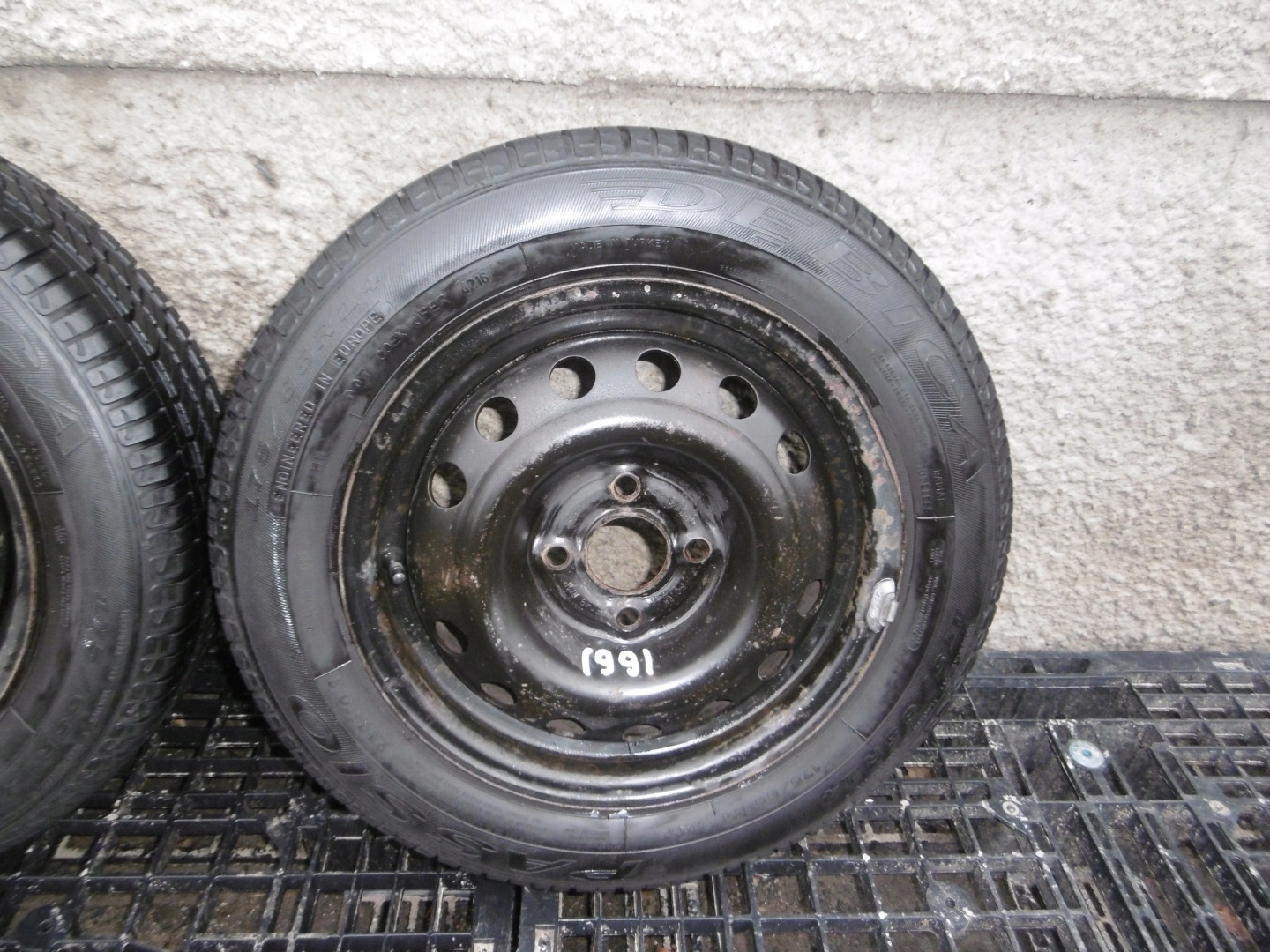 discs metal + tyres 14 175/65 4x100 ET49 OPEL