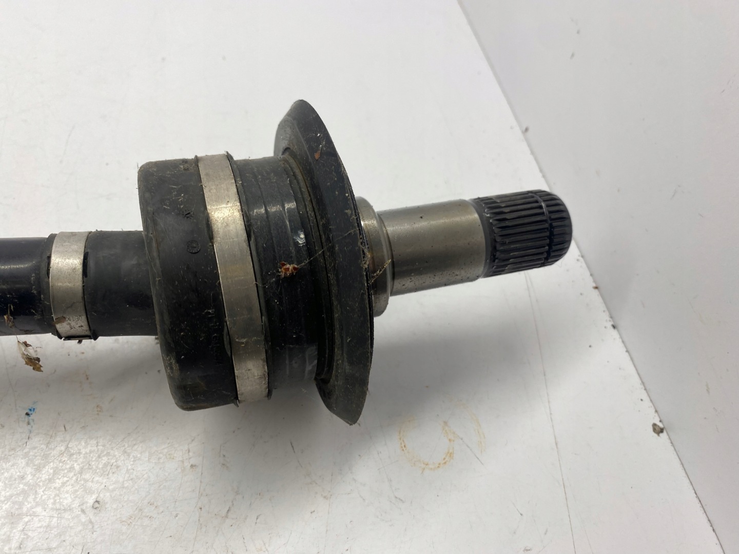 BMW 5 G30 G31 semi-axis left rear part 8664629