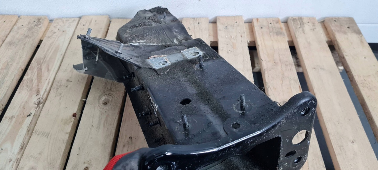 A4 B9 8W S4 quarter left left front front LY9B A5 8W S5