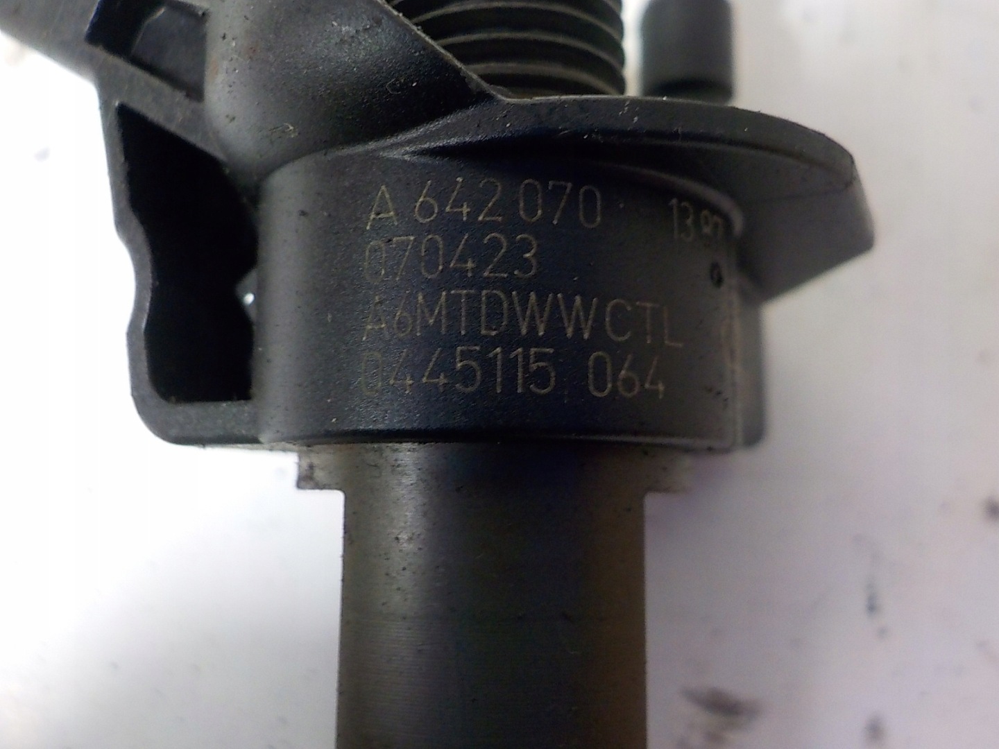 MERCEDES-BENZ W211 3.0 CDI nozzle injector 0445115064