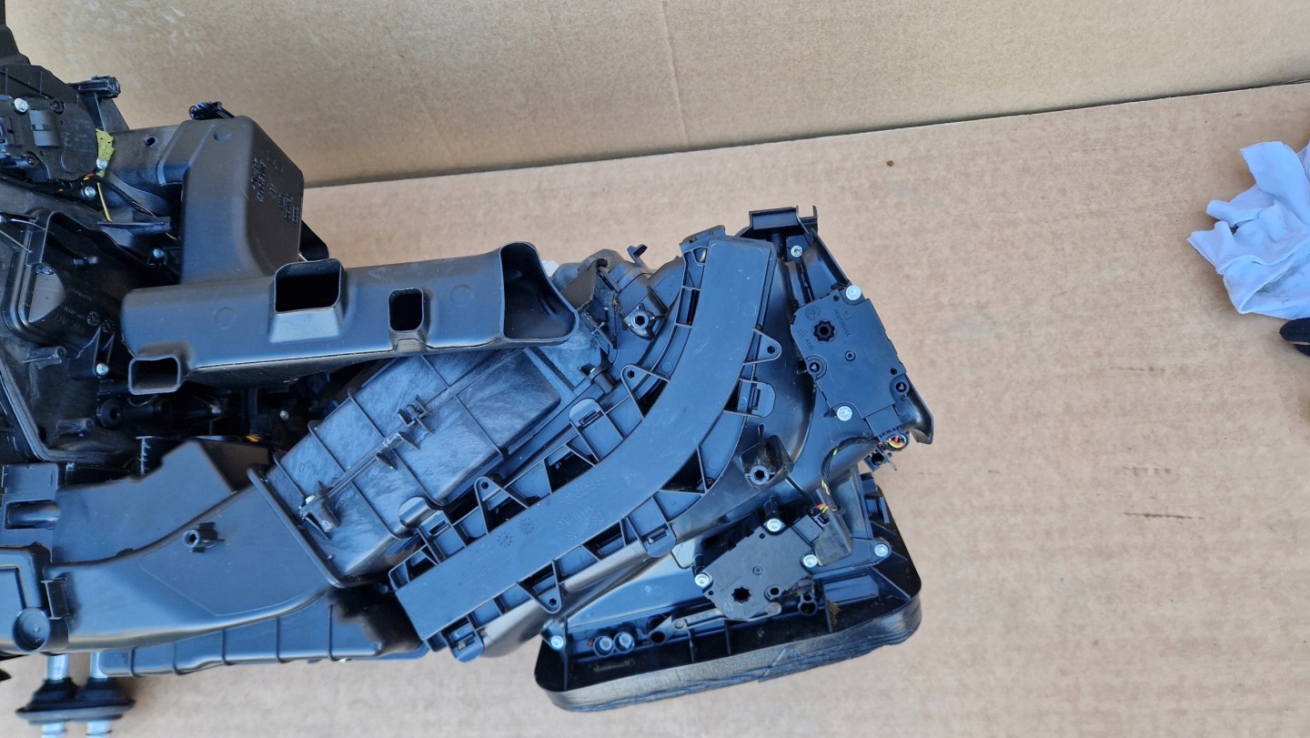 Bloc de chauffage complet AUDI A4 B9 LIFT 8W1820001AK Original Comme Neuf