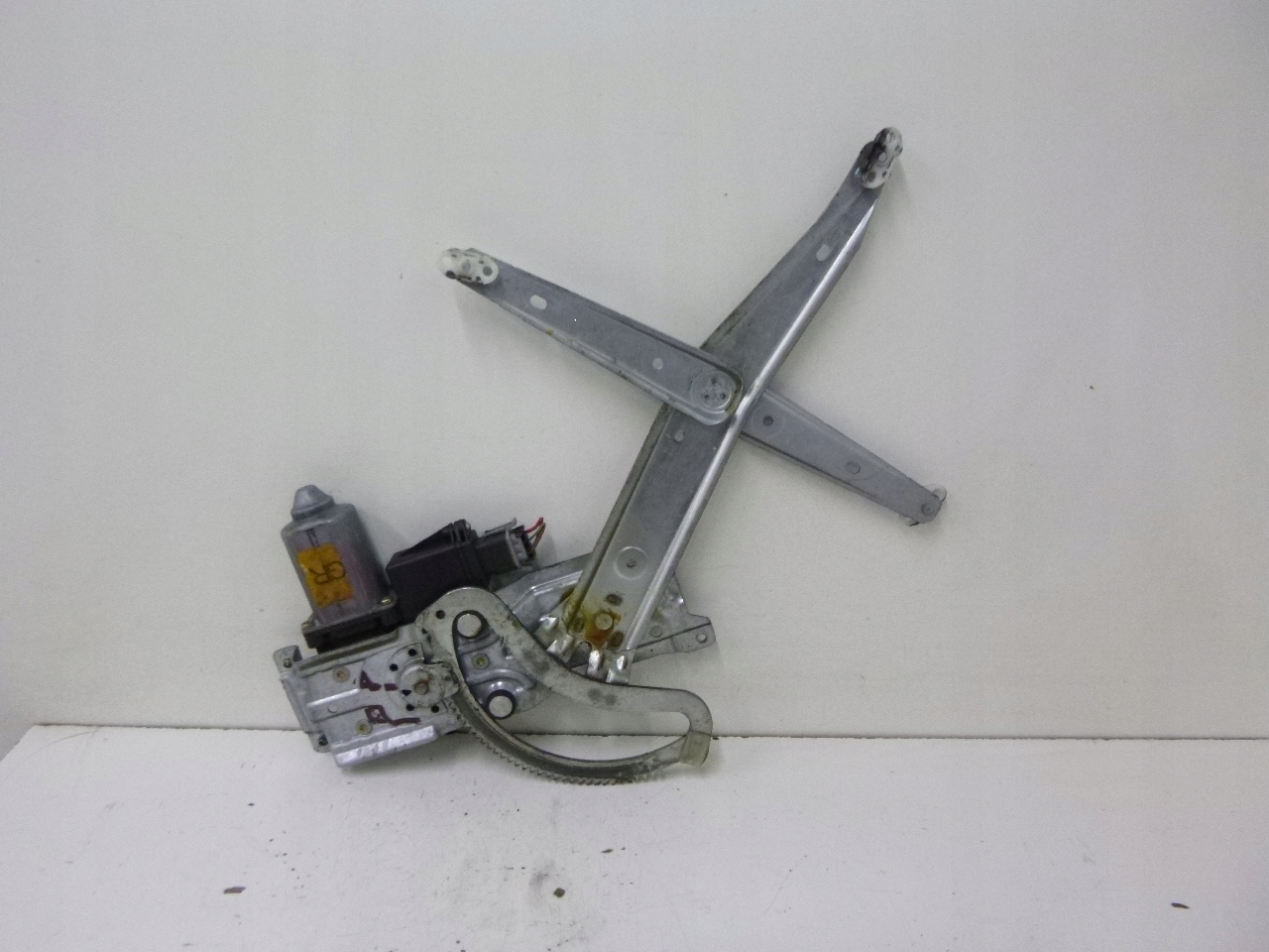 MÉCANISME VITRE AVANT DROITE OPEL CORSA B 5D 99R.