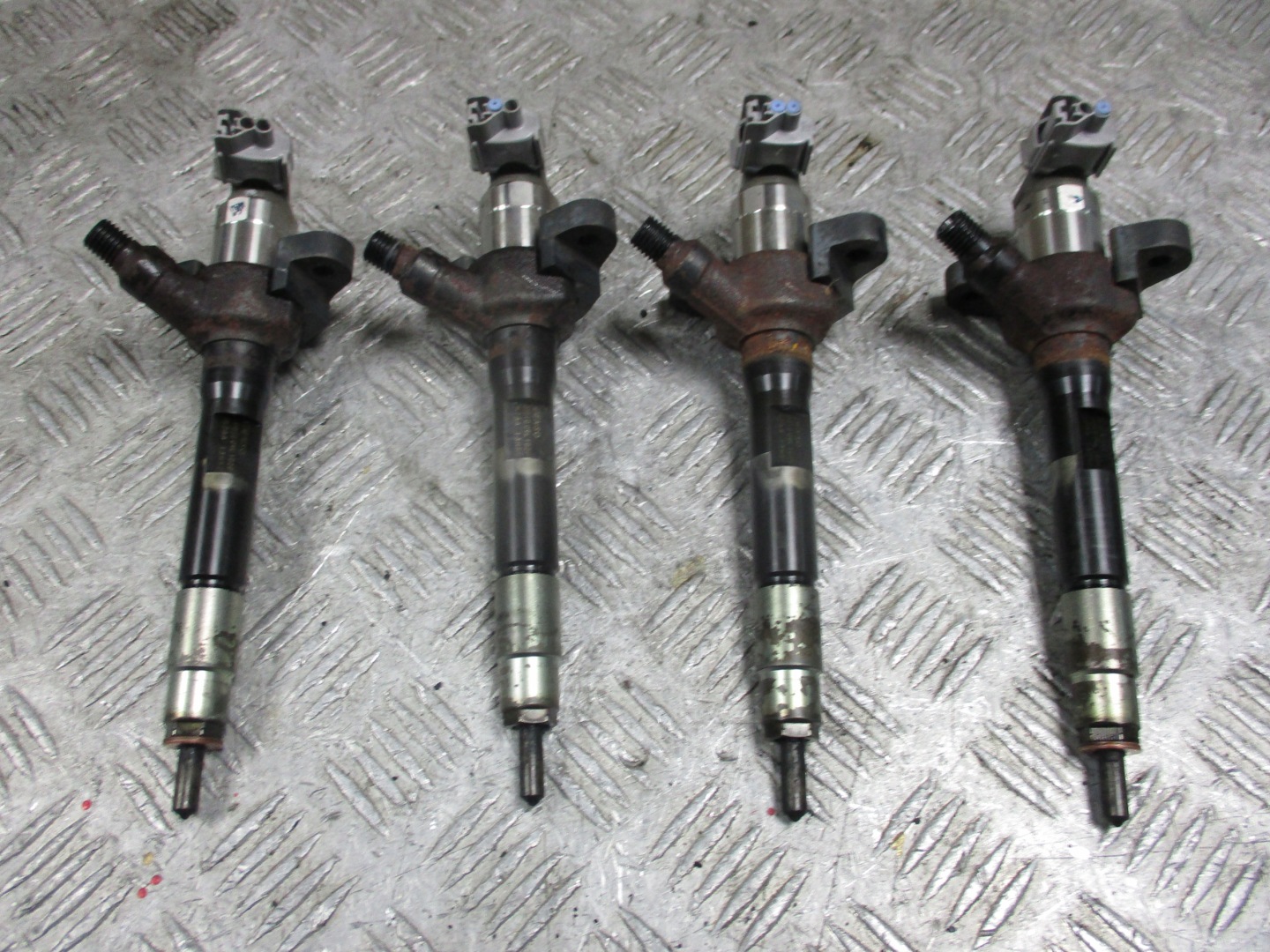 nozzle injector Mazda CX7 6 R2AA-13H50