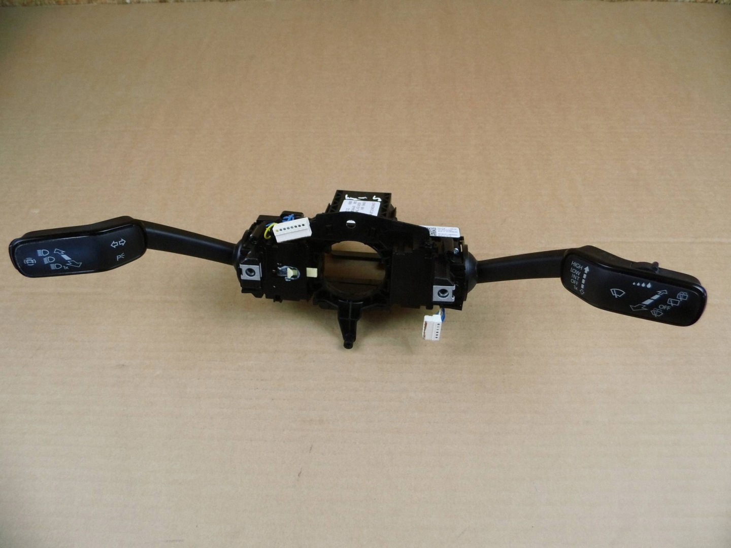Cupra Formentor contrôle interrupteur commande phares feux indicateurs de direction 5Q1953513BA
