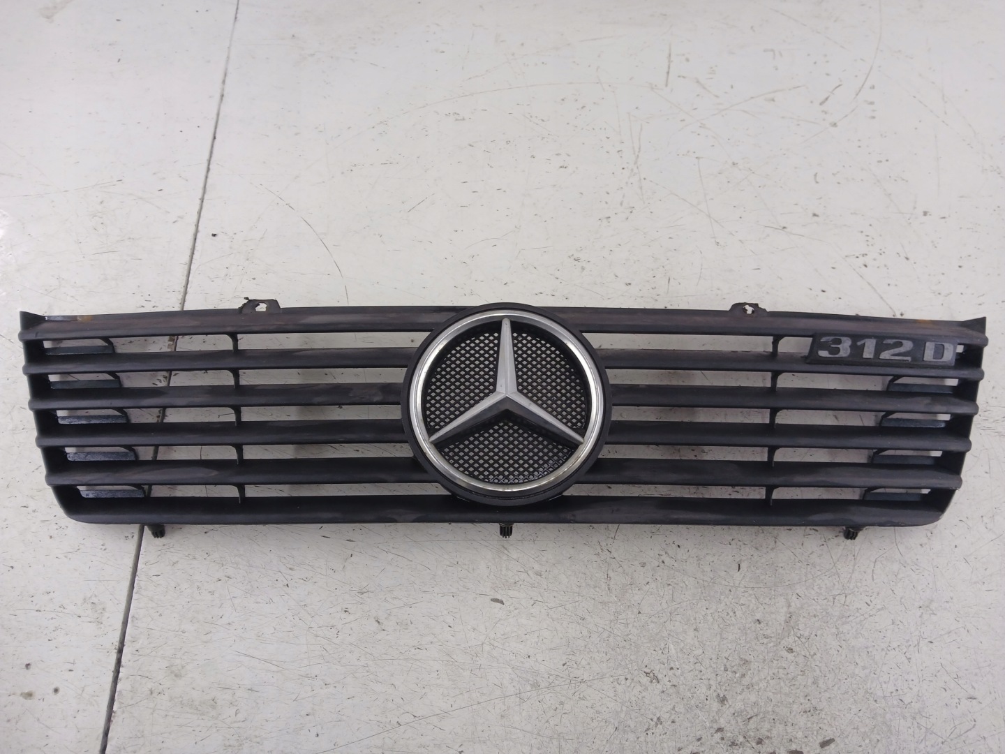 MERCEDES SPRINTER 901 grill grille radiator