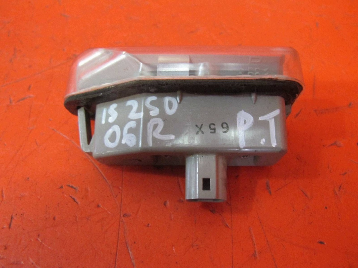 LEXUS IS II IS200 IS220 IS250 05- light number plate light