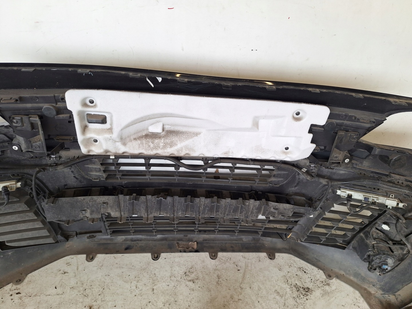 OPEL ZAFIRA D VIVARO C19-> bumper + LED + 6 X PDC