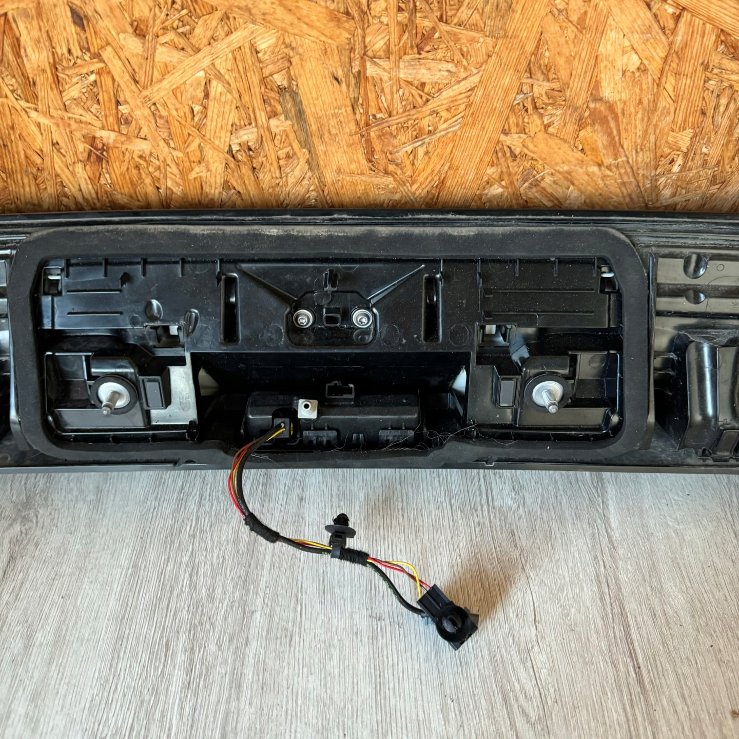 LIGHT REAR CAP BONNET VOLKSWAGEN TAIGO 2G7 KAMERA 2G7945093