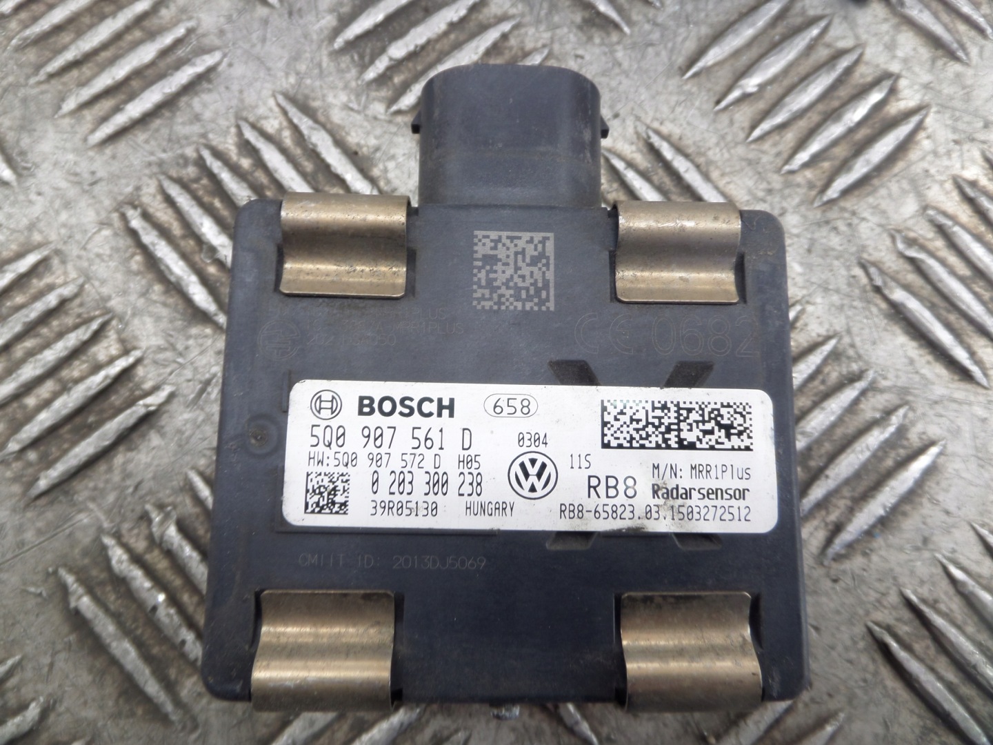 VW AUDI RADAR SENSOR DISTRONIC 5Q0907561D