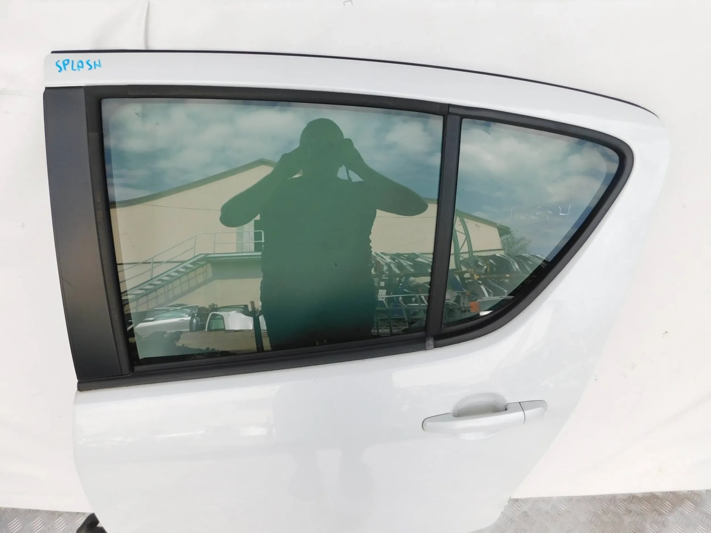 door rear part rear. left SUZUKI SPLASH