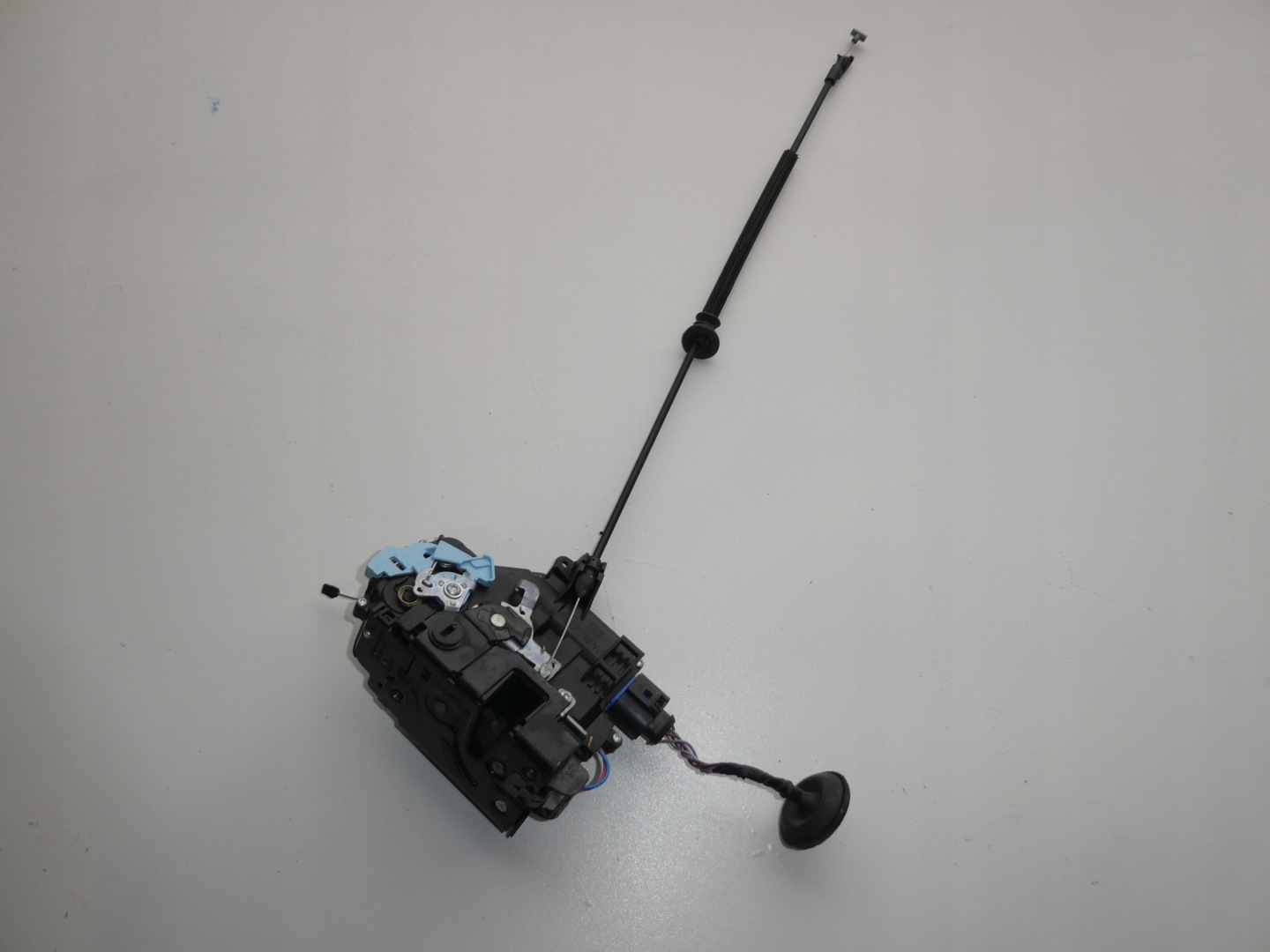 SKODA SEAT VW AUDI lock left front 7L0839015D