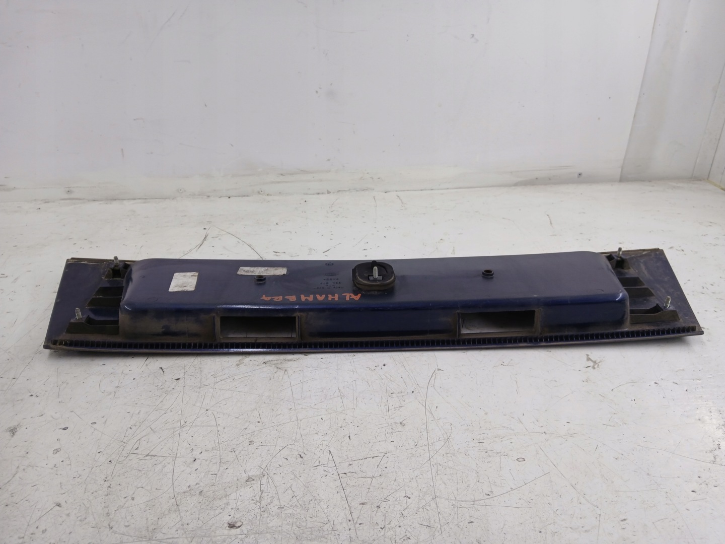 SEAT ALHAMBRA and cap bonnet boot