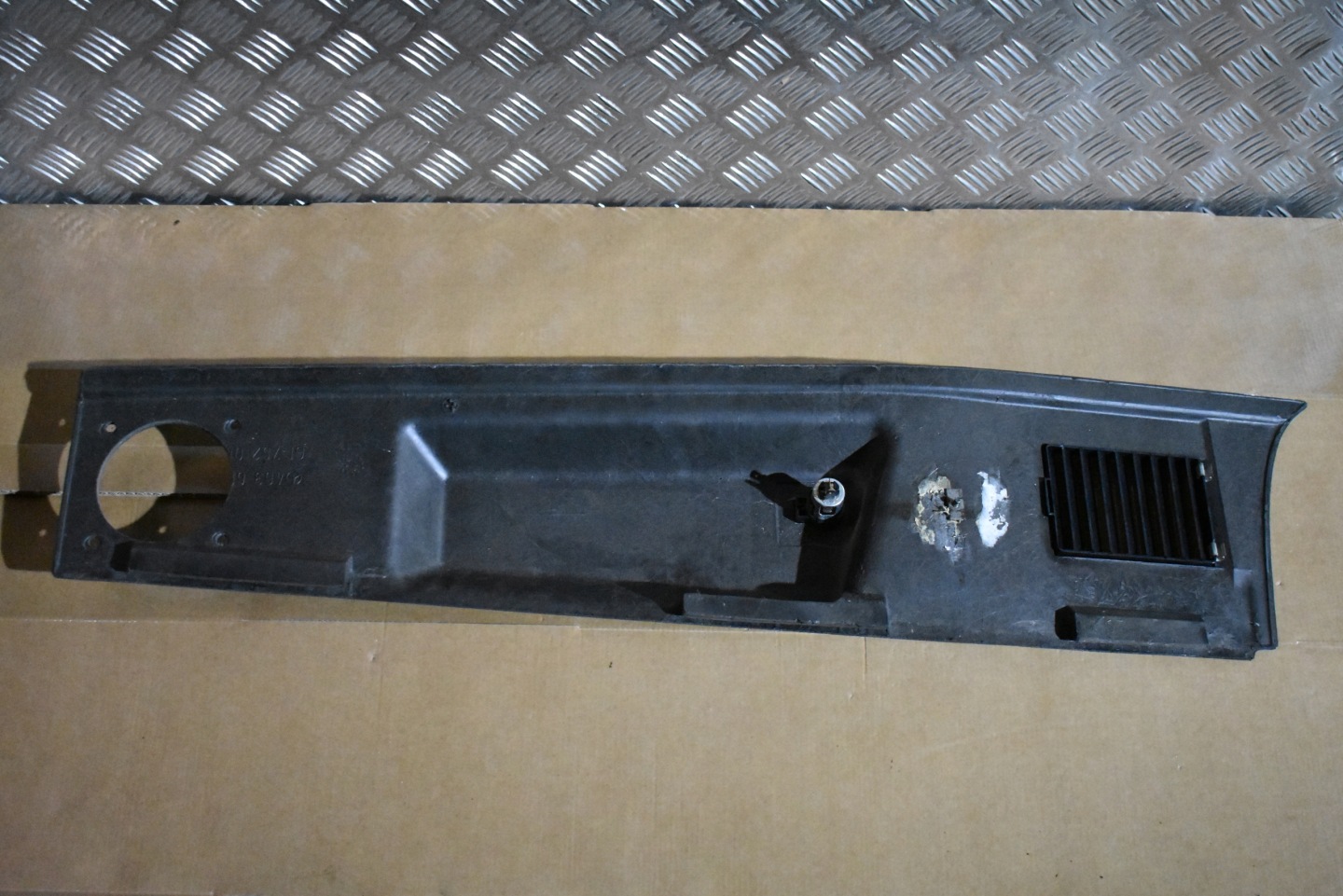 cover SLUPKA D left MERCEDES W463 1