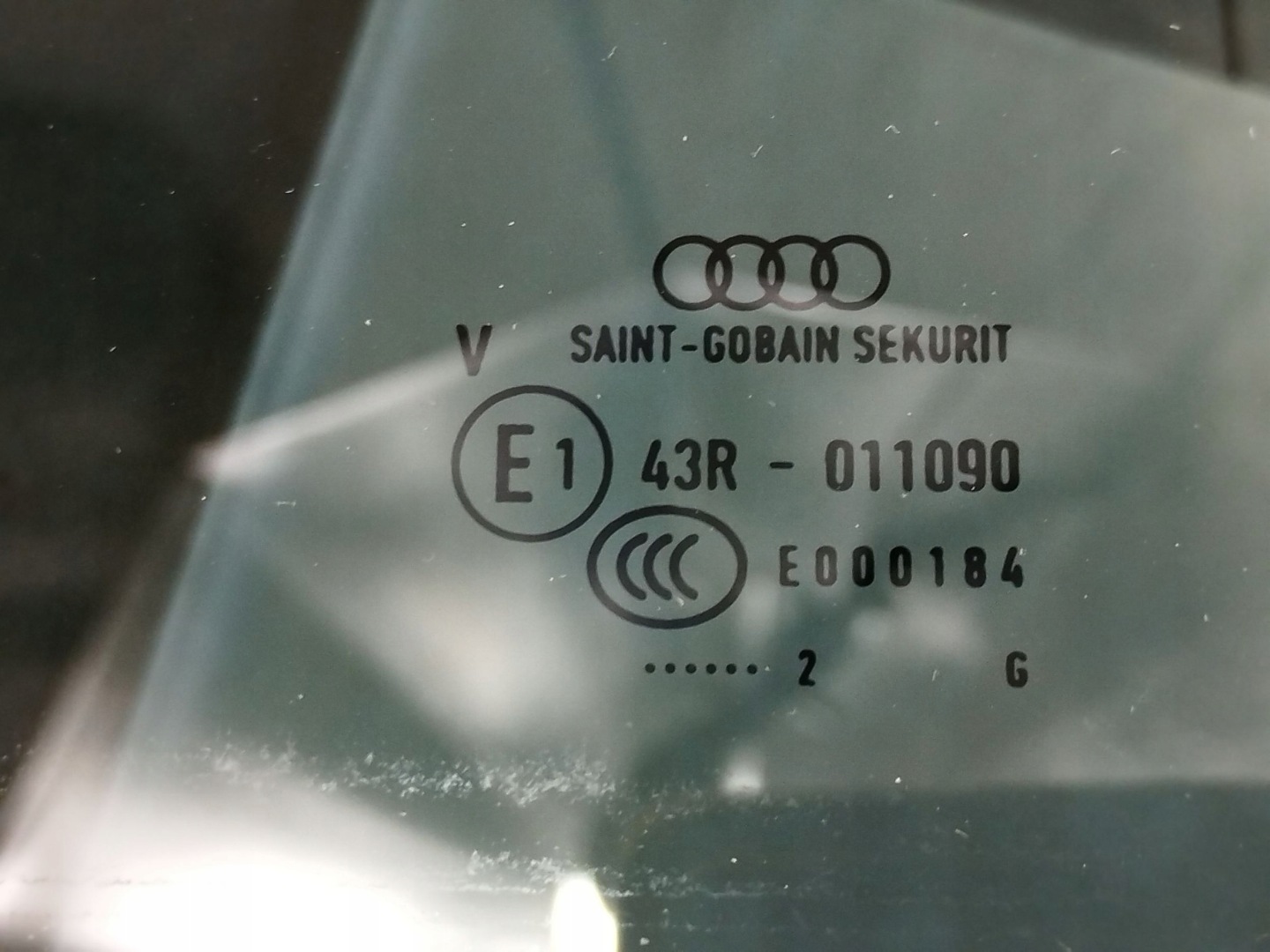 Audi A4 B9 8W window door right rear part 8W5845206A 2022