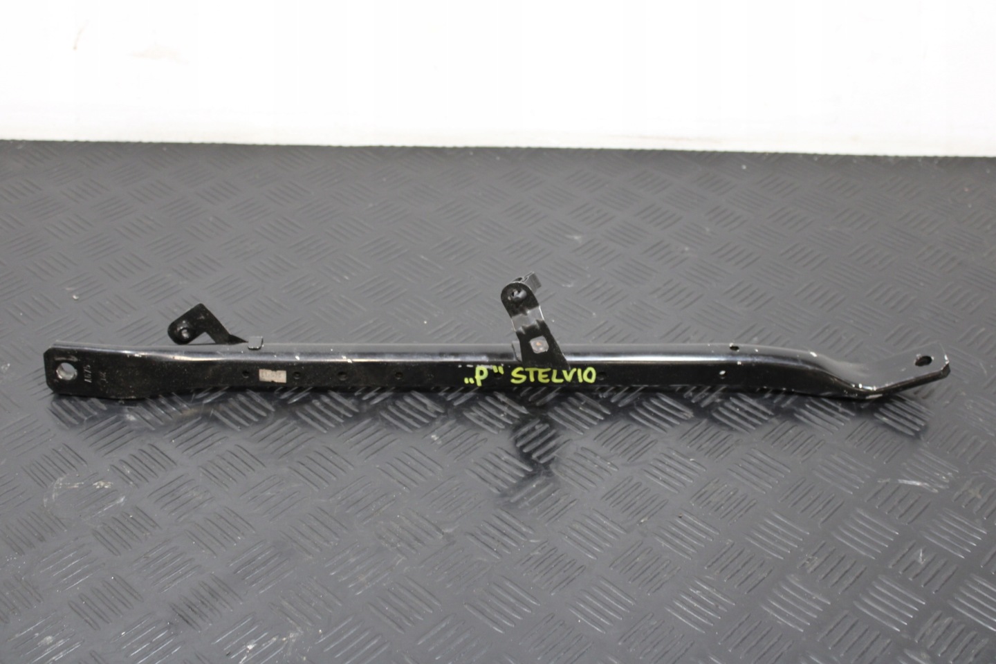 sider brace right ALFA ROMEO STELVIO 2,2D 4X4