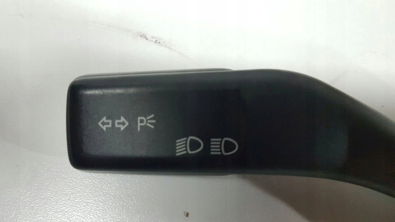 VW GOLF V 5 03- Bouton MANETKA Indicateurs de direction OE 1K0953513