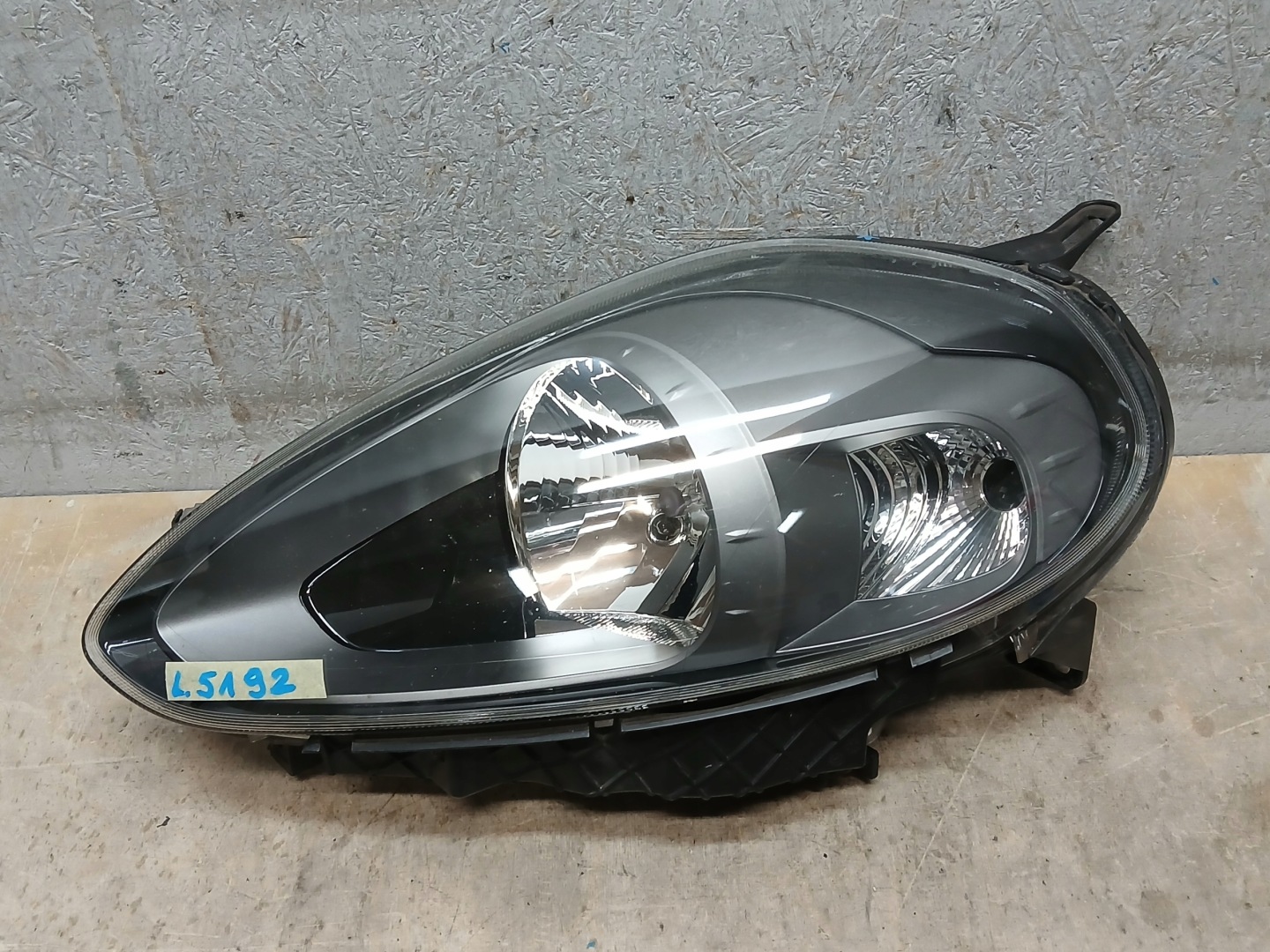 light front left FIAT GRANDE PUNTO