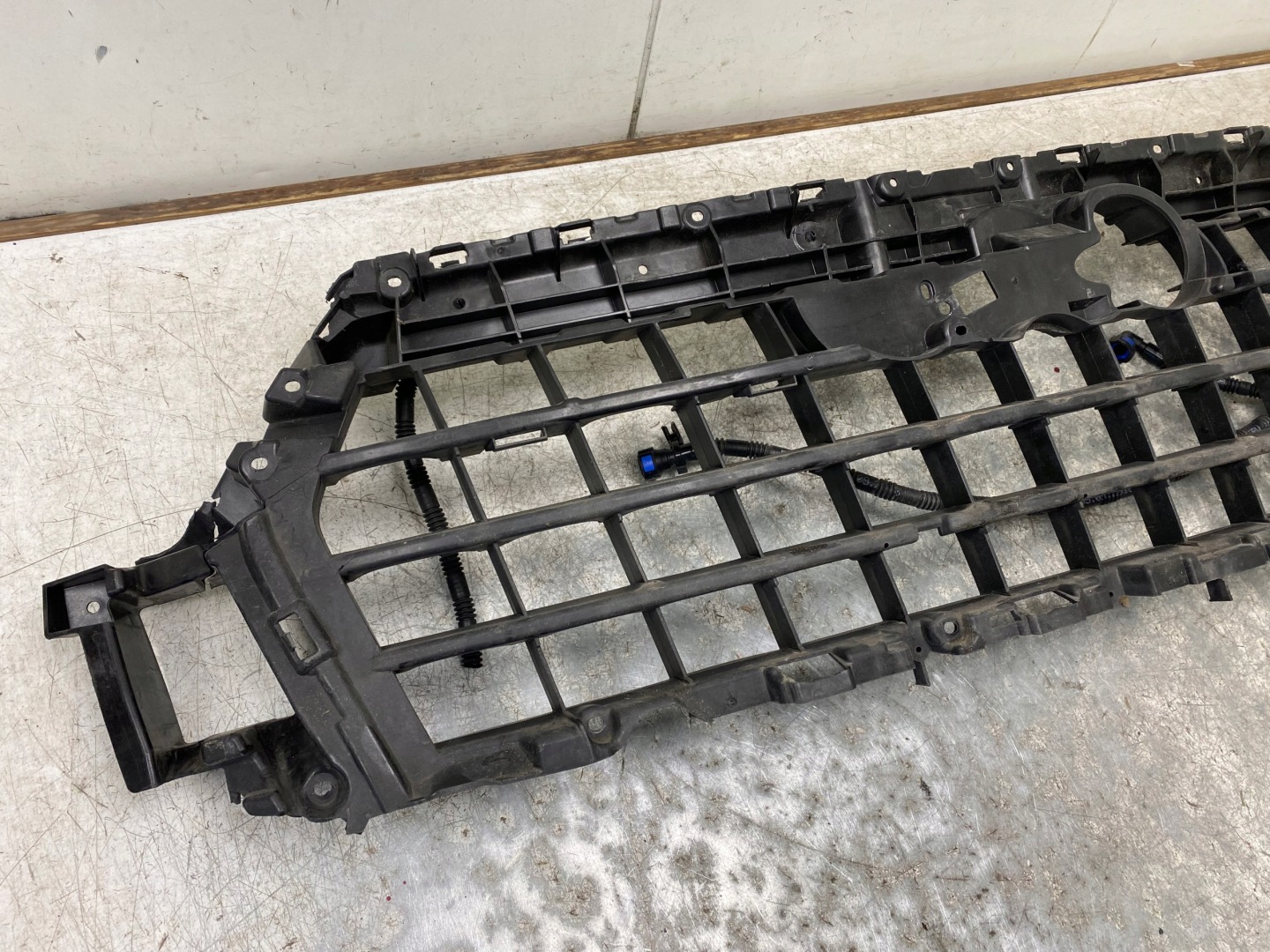 AUDI Q7 4M0 Halter Grill Grill 4M0807233C