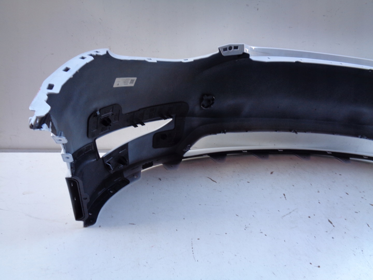 FRONTSTOSSSTANGE TESLA MODEL Y NR 43242