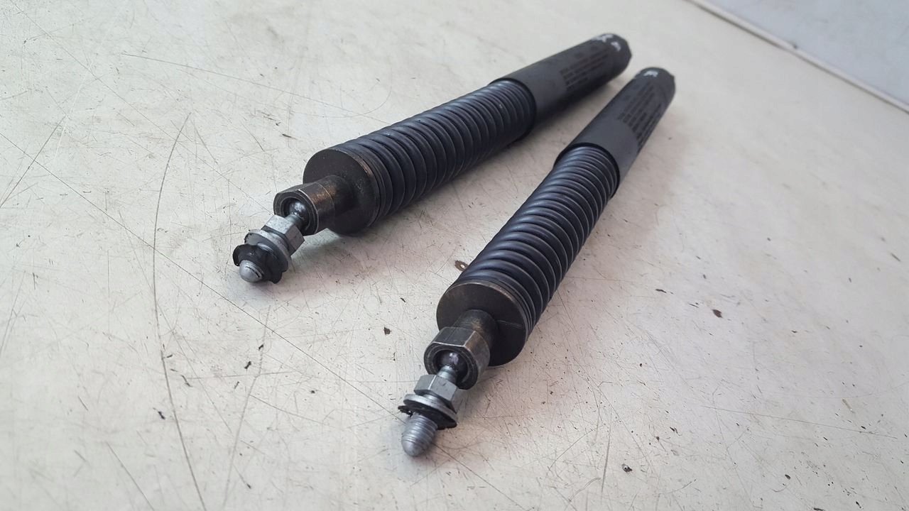 Dämpfer heckklappe heck Peugeot 307CC