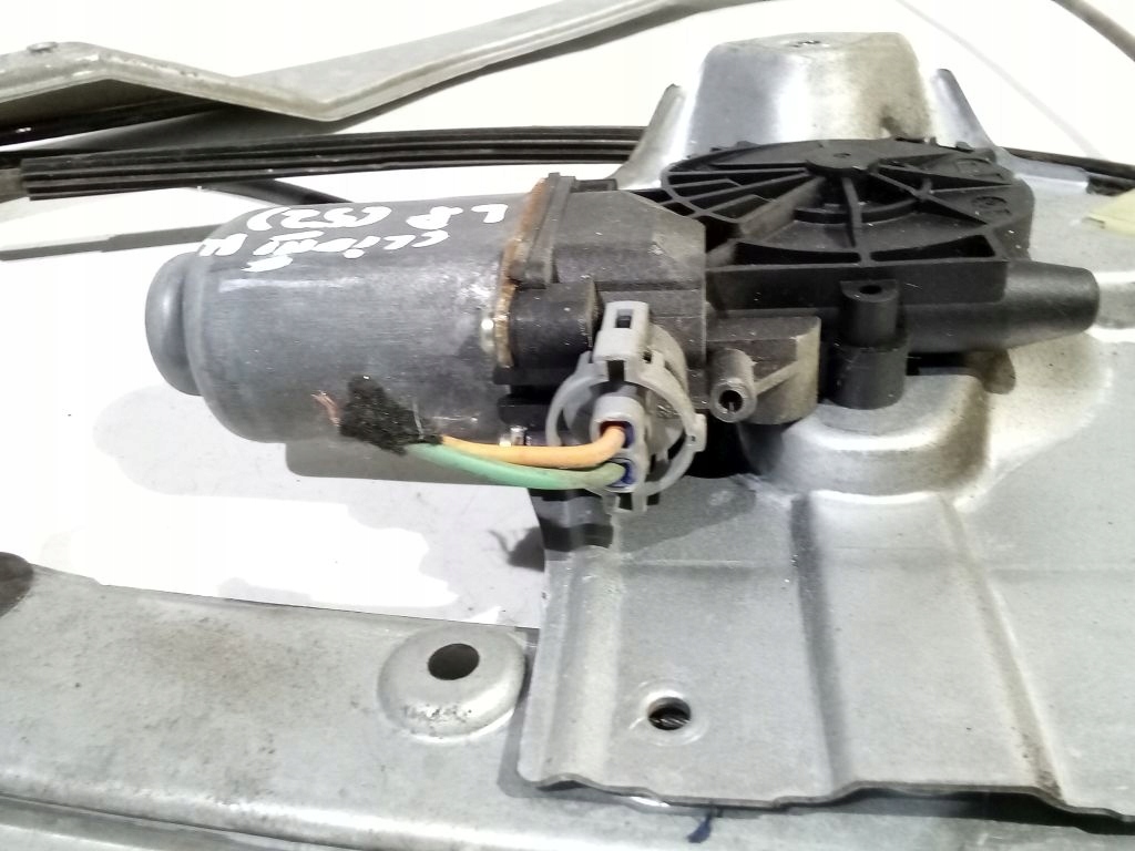 Renault Clio III 5D stahovačka okna levý předek EU