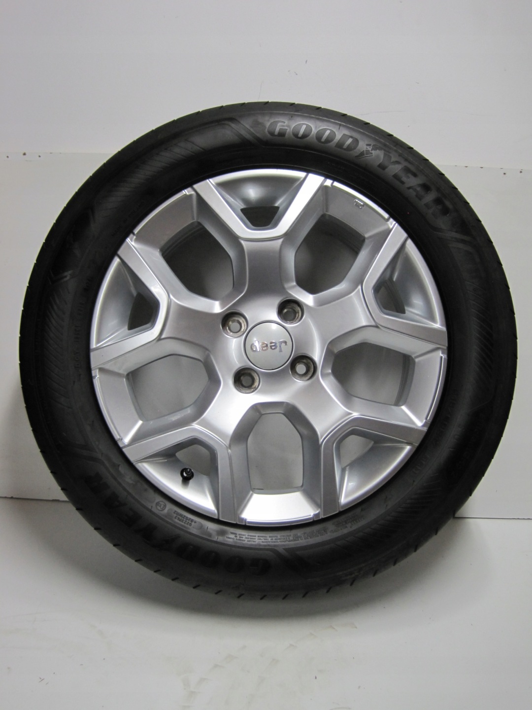 wheels discs tyres JEEP AVENGER R17 3MM