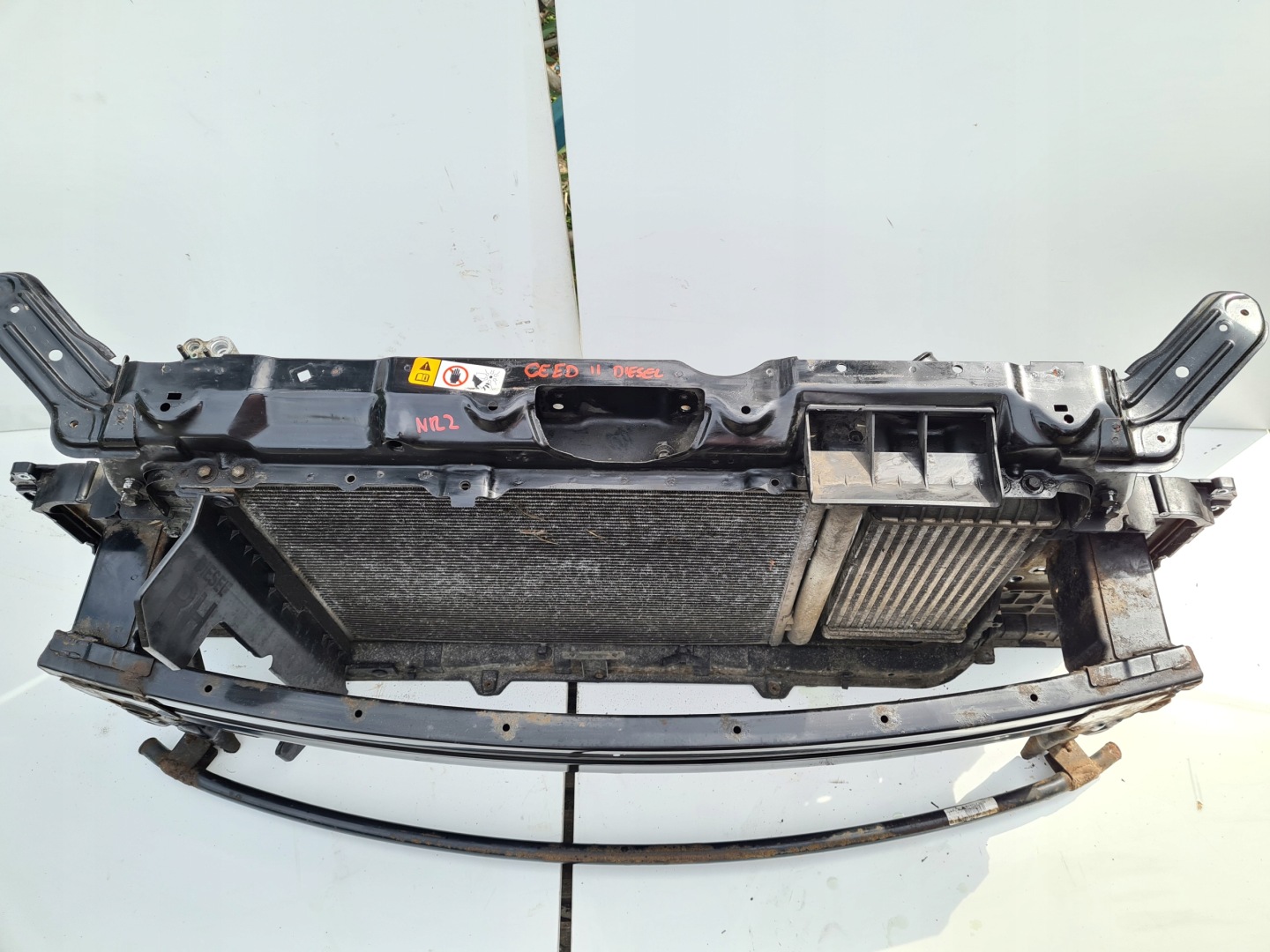 KIA CEED II 1,4 1.6CRDI KOMPLET der Kühler Gurten träger 2012