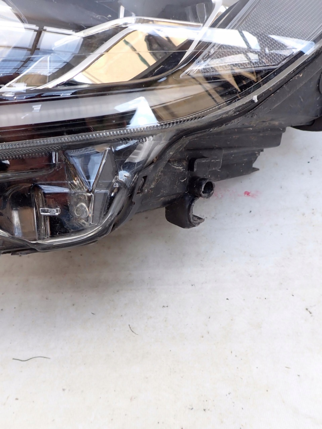 FORD KUGA III MK3 19- light left front front FULL LED LV4B-13E15-FC